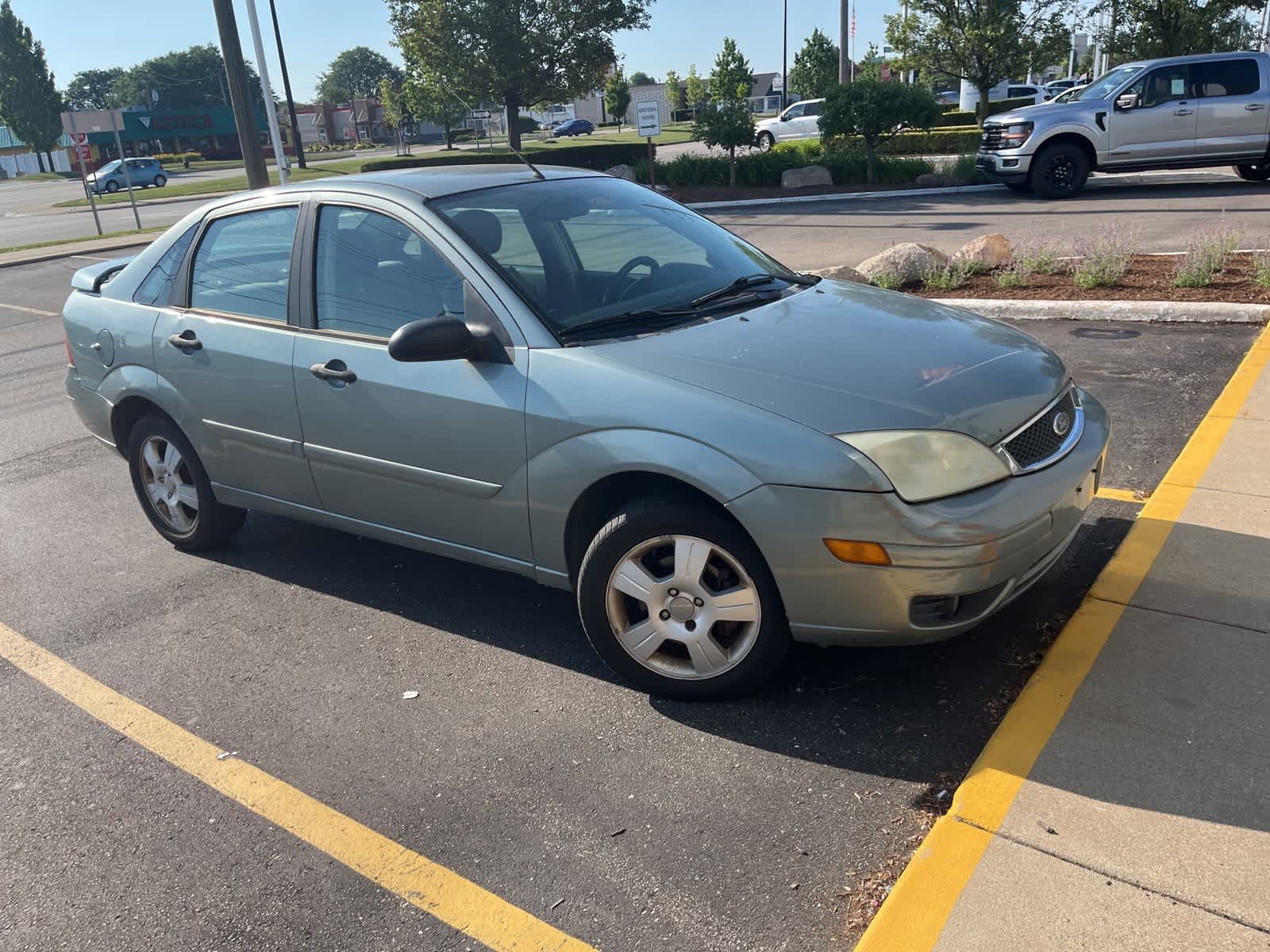 Thumbnail: 2006 Ford Focus - 18