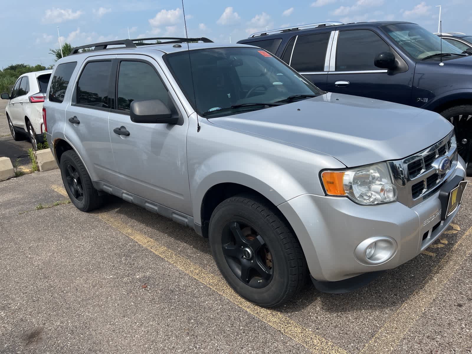 Thumbnail: 2011 Ford Escape - 15