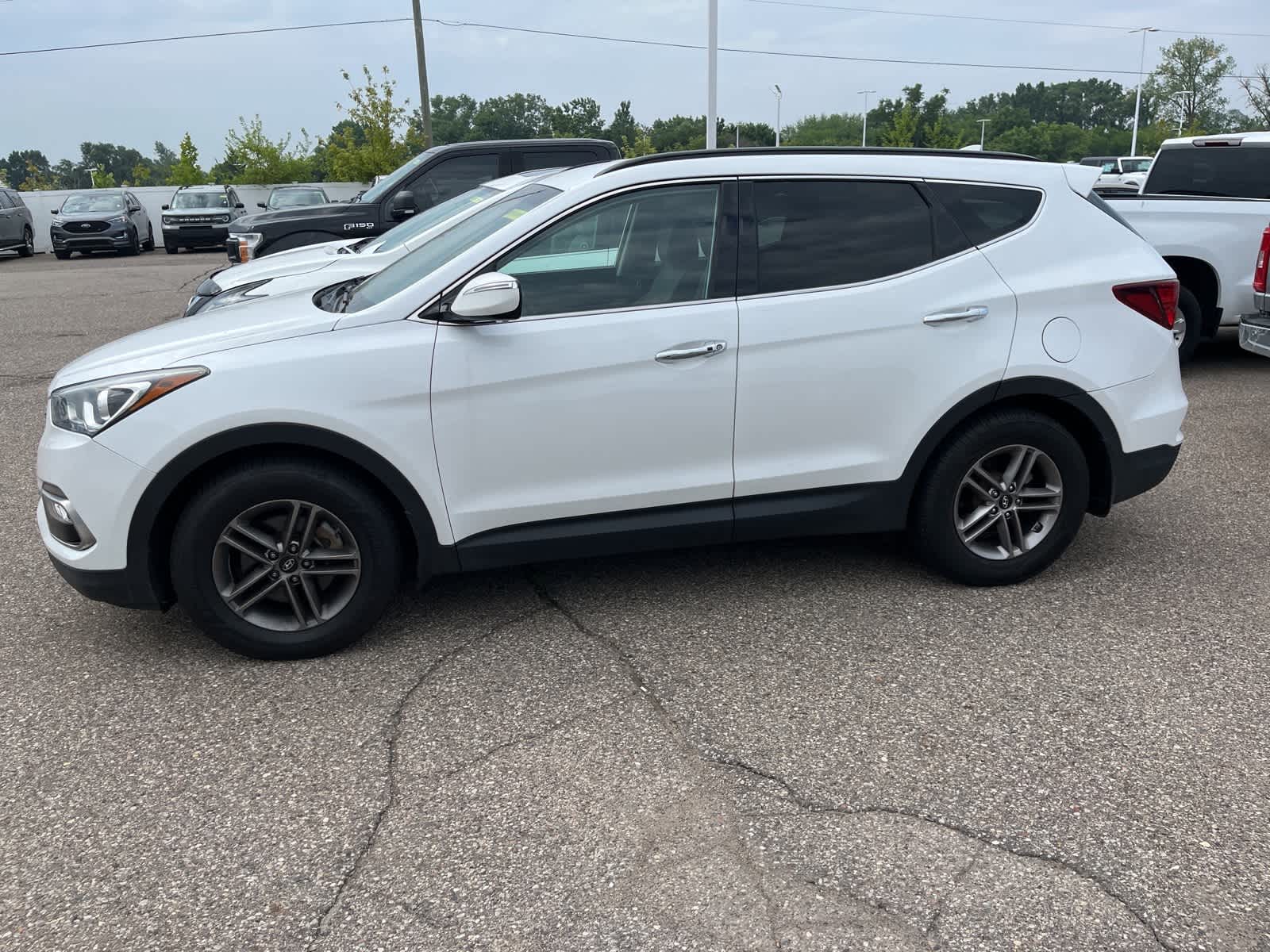 Thumbnail: 2018 Hyundai Santa Fe - 4