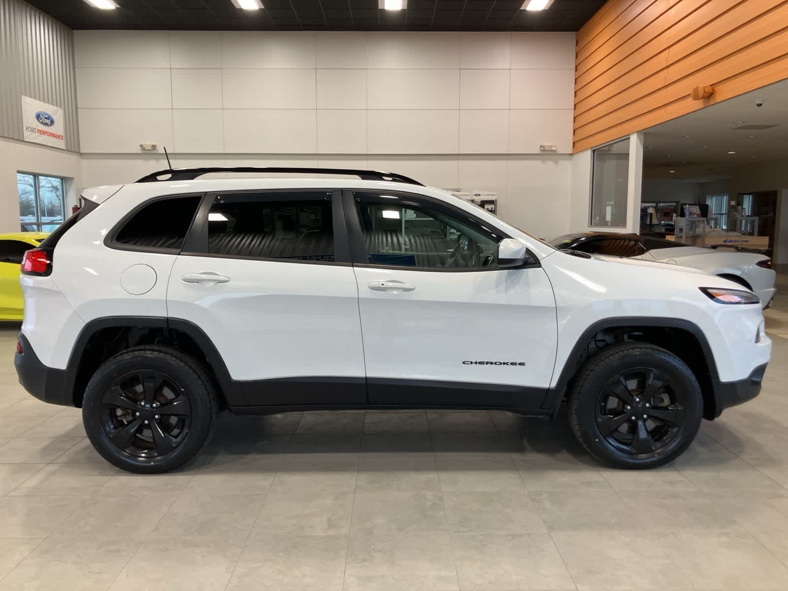 Thumbnail: 2016 Jeep Cherokee - 4