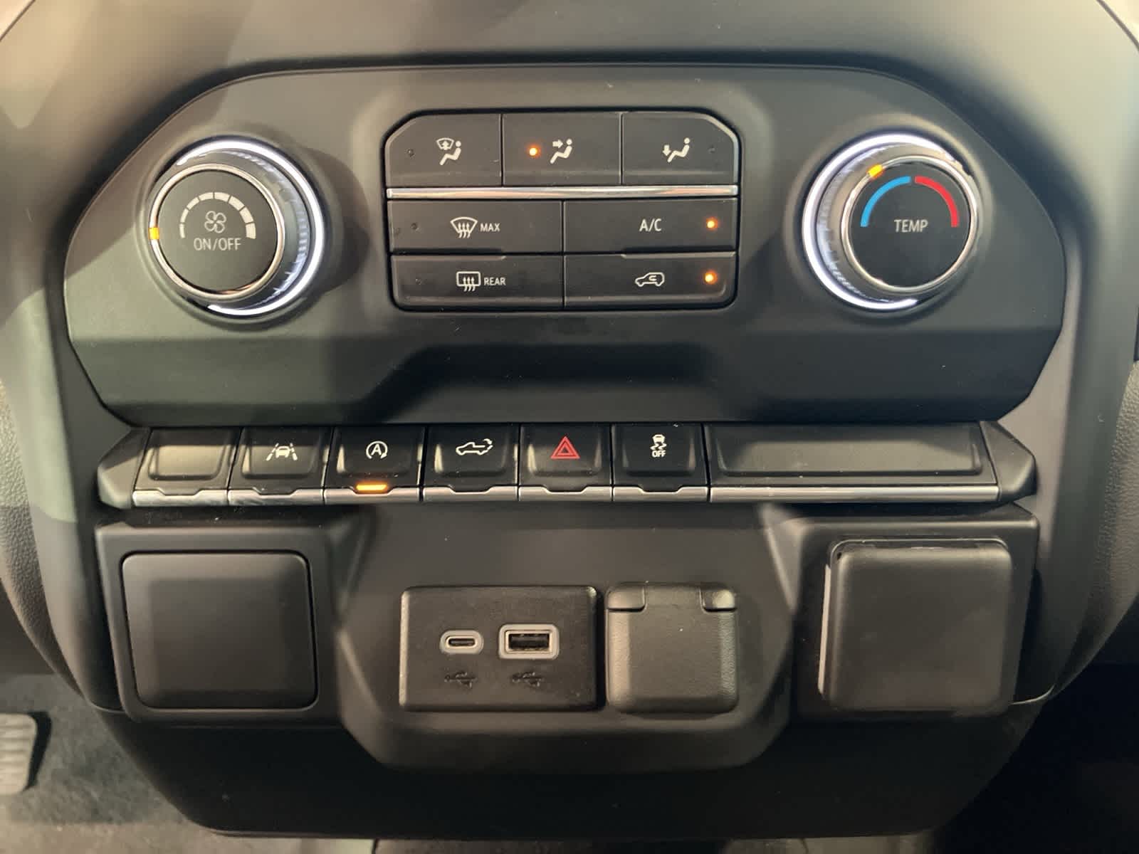 Thumbnail: 2024 Chevrolet Silverado 1500 - 17