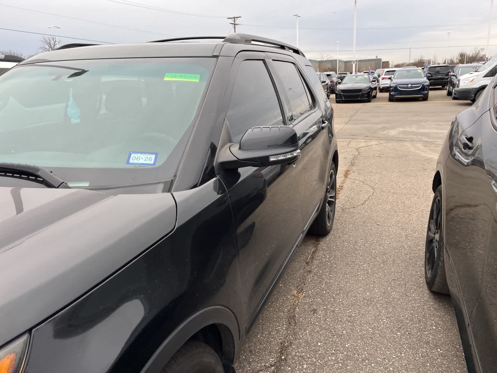 Thumbnail: 2015 Ford Explorer - 7