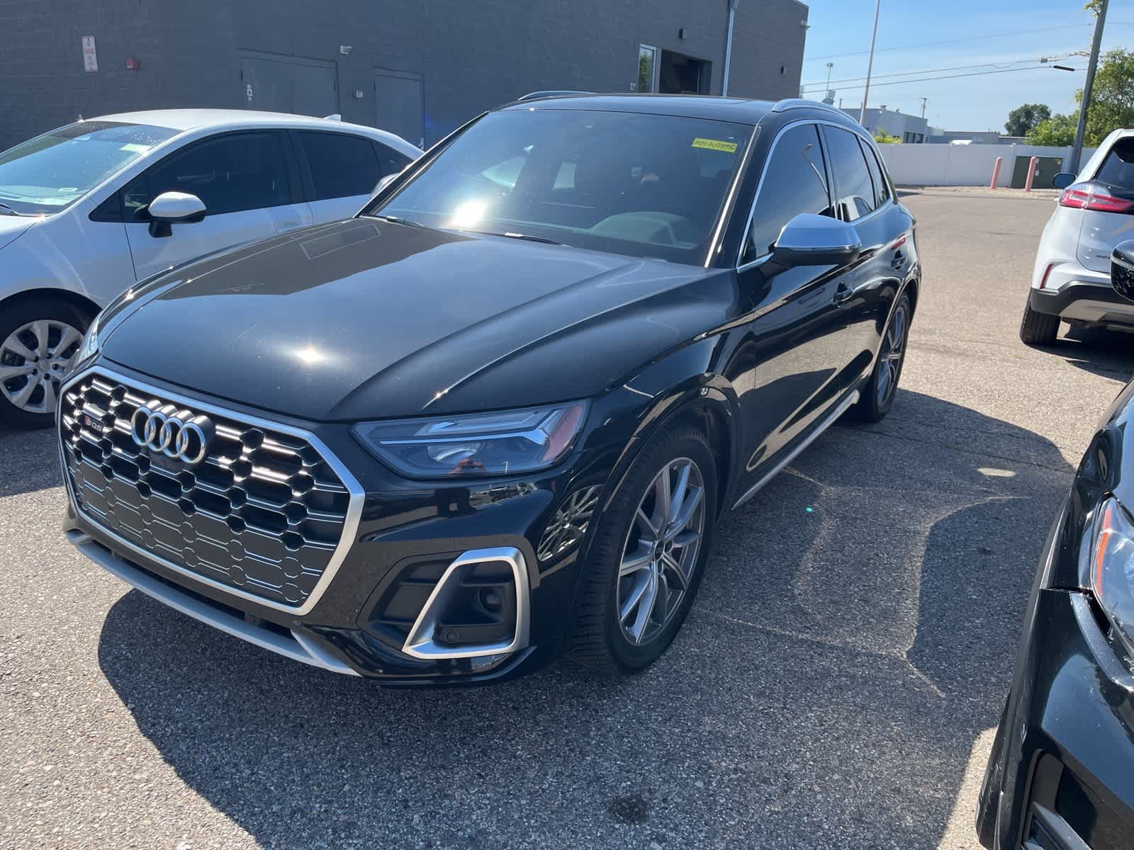 Thumbnail: 2021 Audi SQ5 - 1