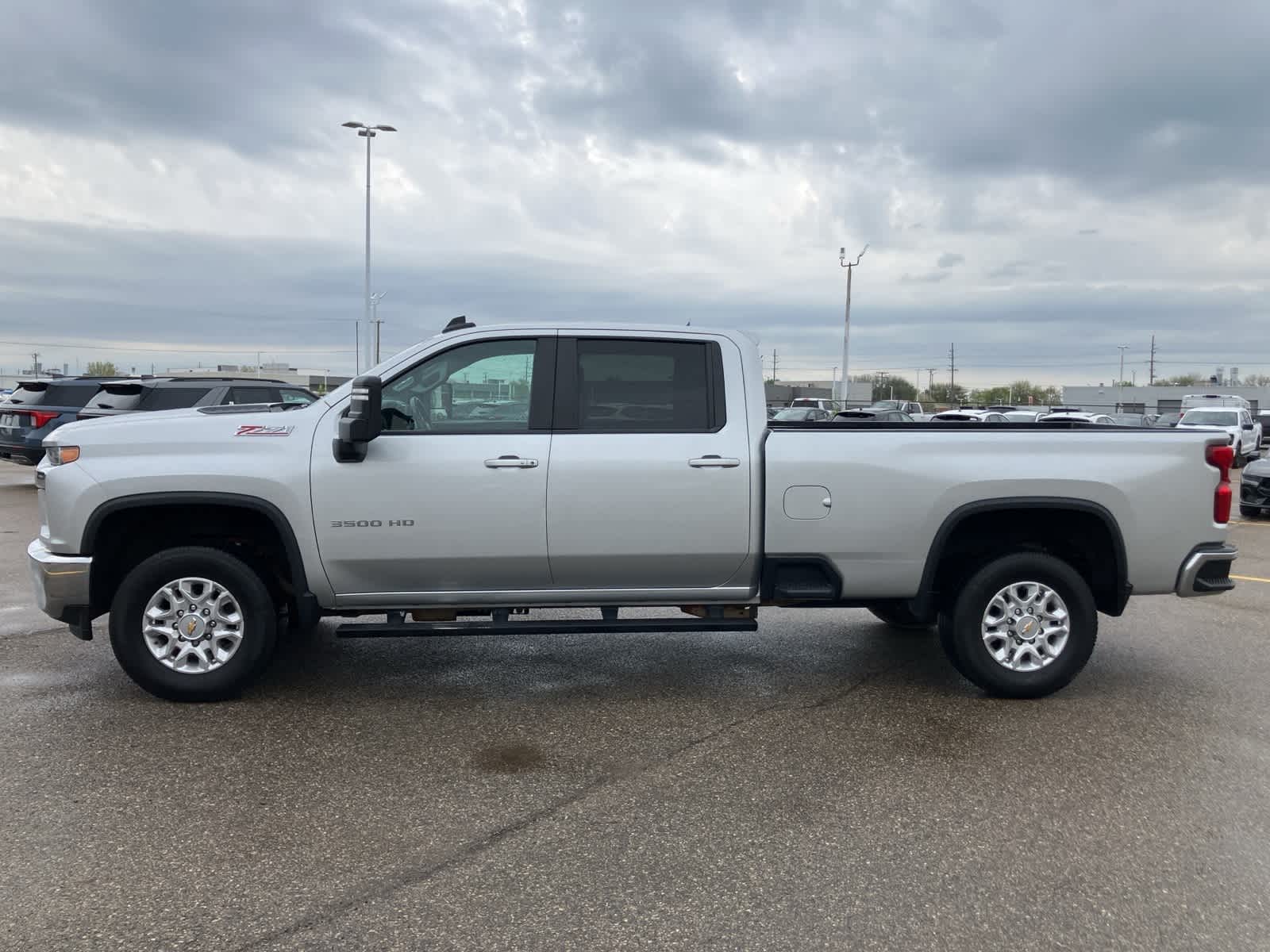 Thumbnail: 2022 Chevrolet Silverado 3500 - 8
