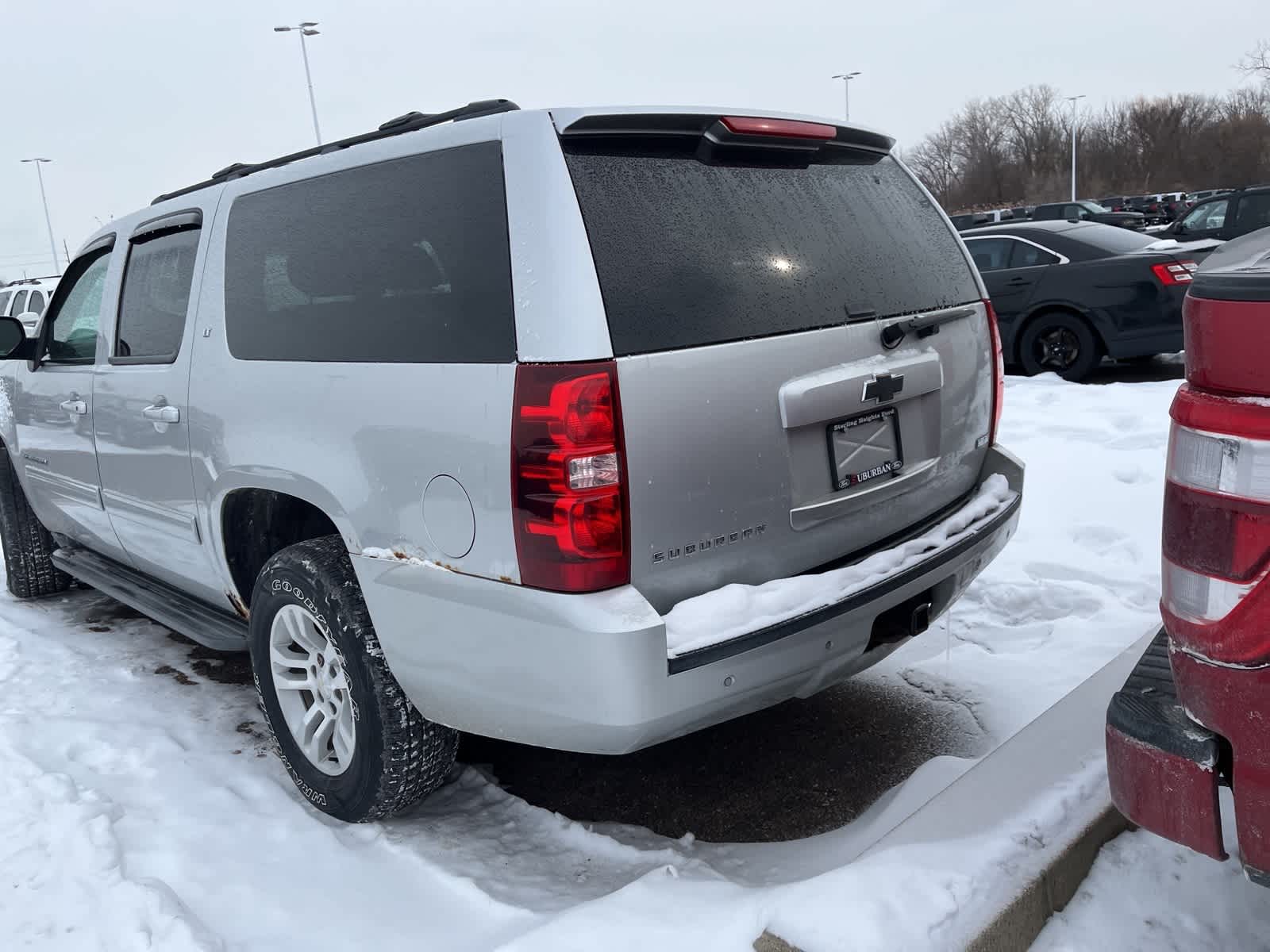 Thumbnail: 2010 Chevrolet Suburban - 11