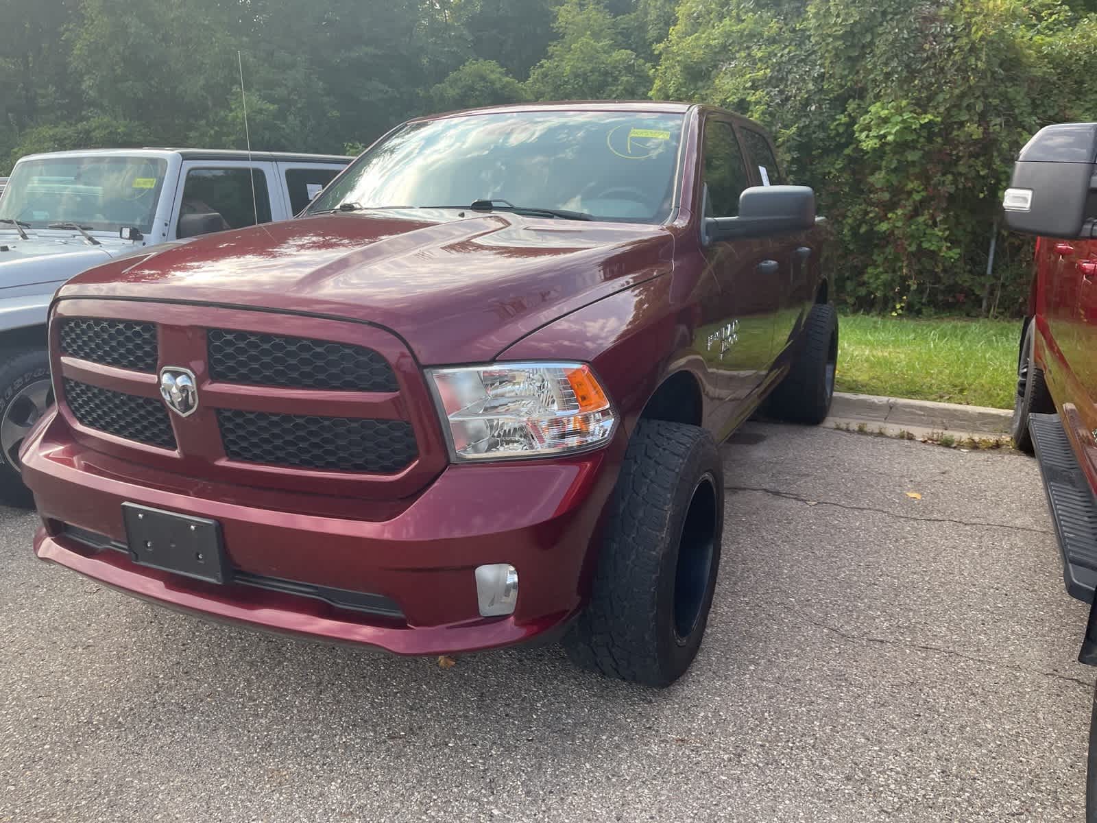 Thumbnail: 2019 RAM 1500 Classic - 2