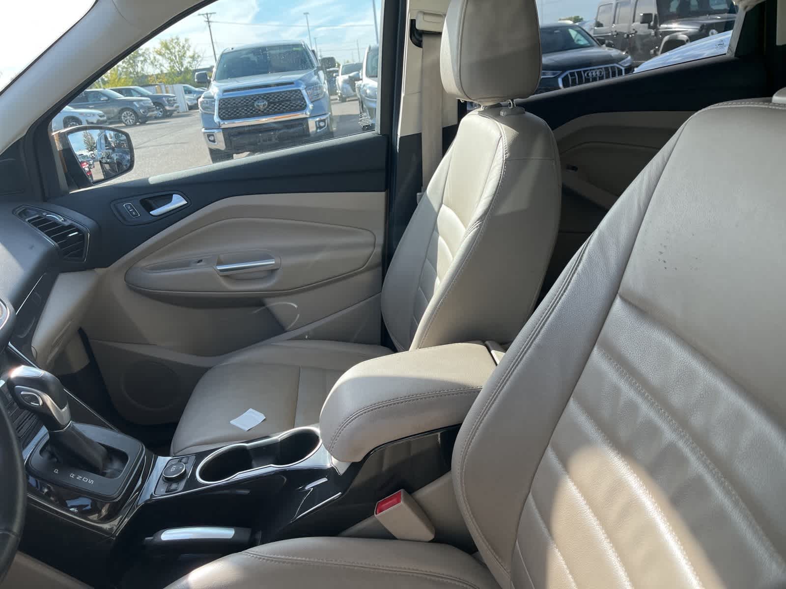 Thumbnail: 2016 Ford Escape - 23