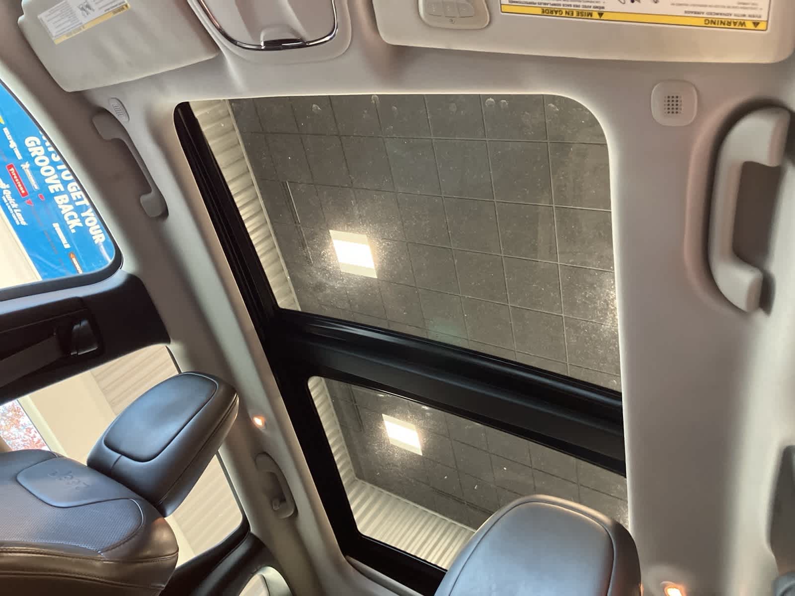 Thumbnail: 2020 Jeep Cherokee - 11