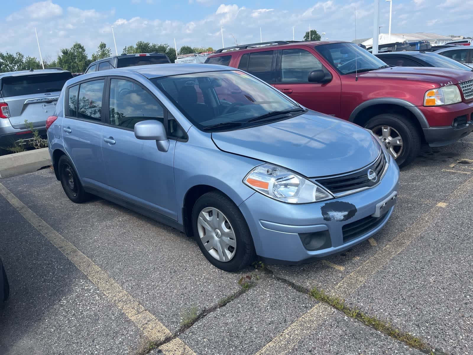 Thumbnail: 2010 Nissan Versa - 18