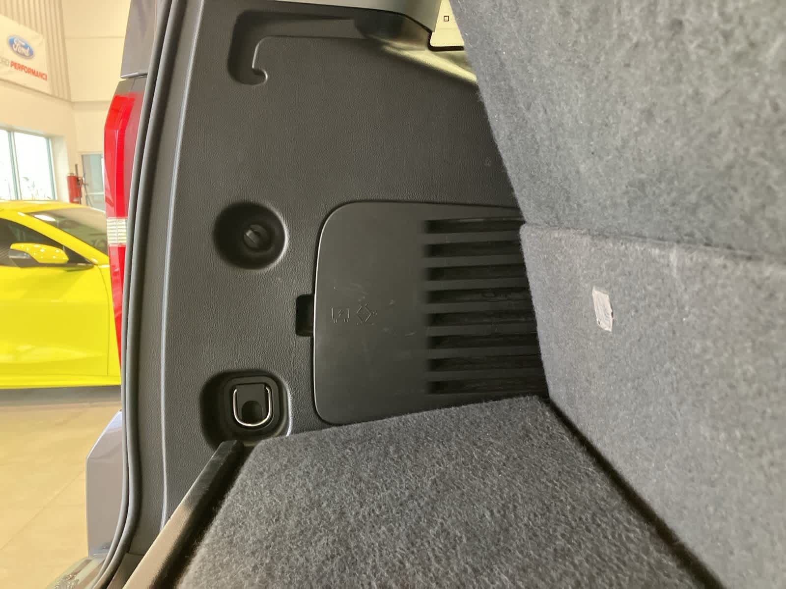 Thumbnail: 2015 Chevrolet Tahoe - 38