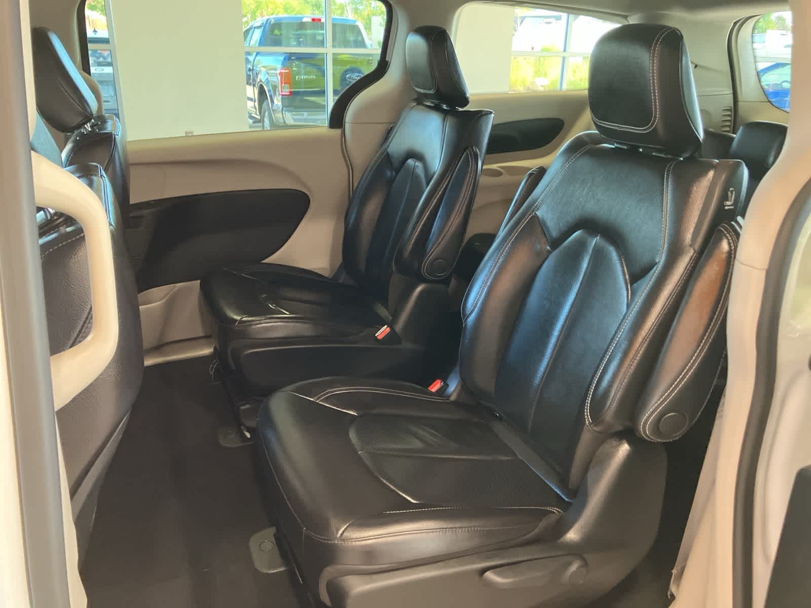 Thumbnail: 2022 Chrysler Pacifica - 30