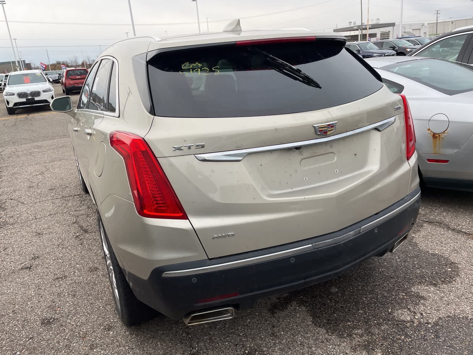 Thumbnail: 2017 Cadillac XT5 - 11