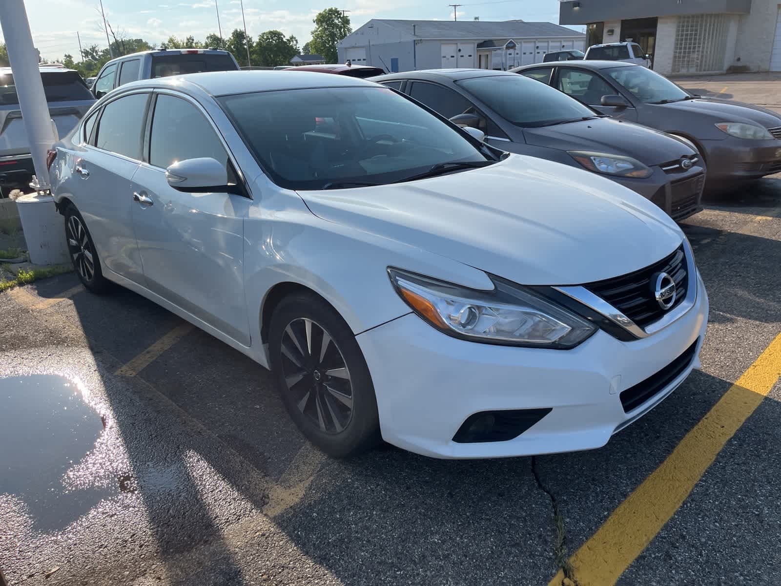 Thumbnail: 2018 Nissan Altima - 15