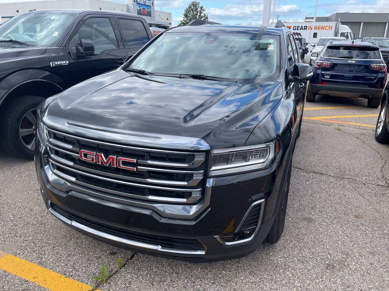 Thumbnail: 2023 GMC Acadia - 3