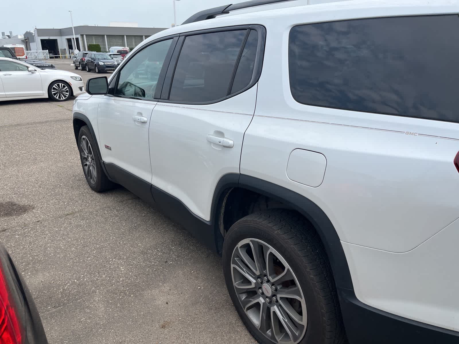 Thumbnail: 2017 GMC Acadia - 11
