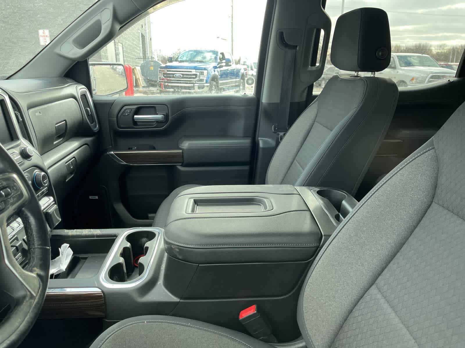 Thumbnail: 2019 Chevrolet Silverado 1500 - 26