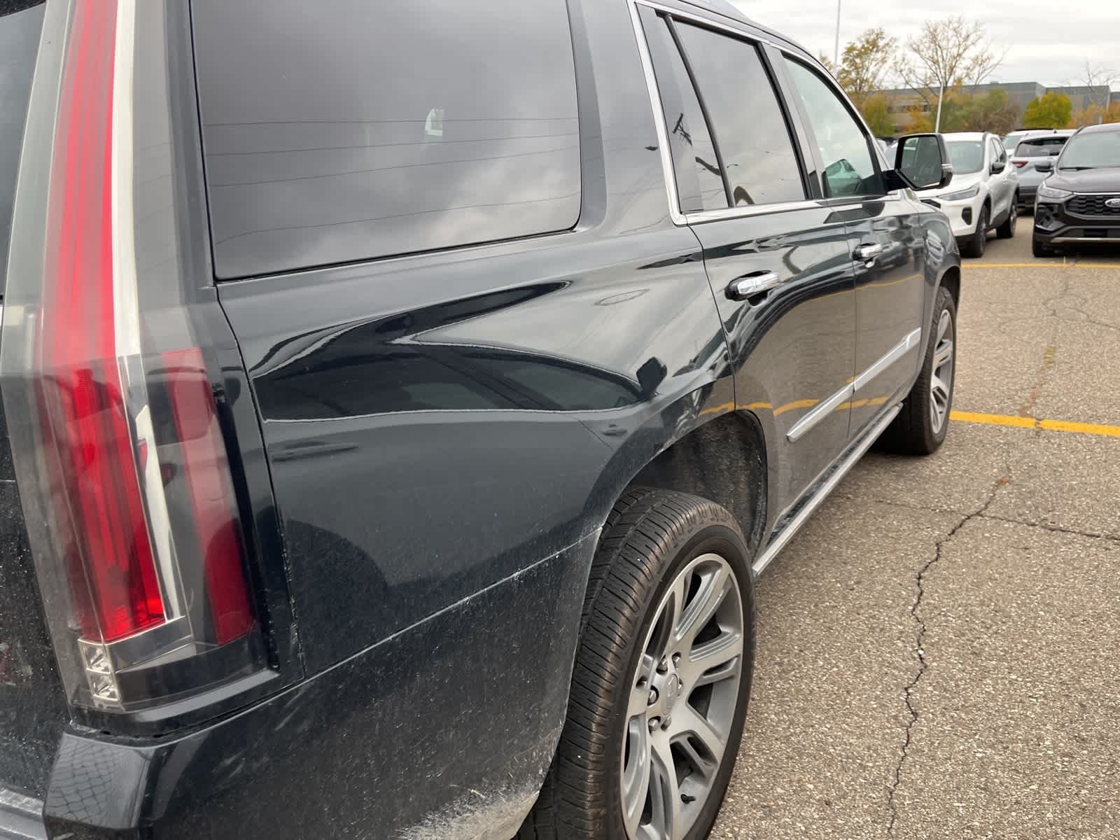 Thumbnail: 2017 Cadillac Escalade - 15