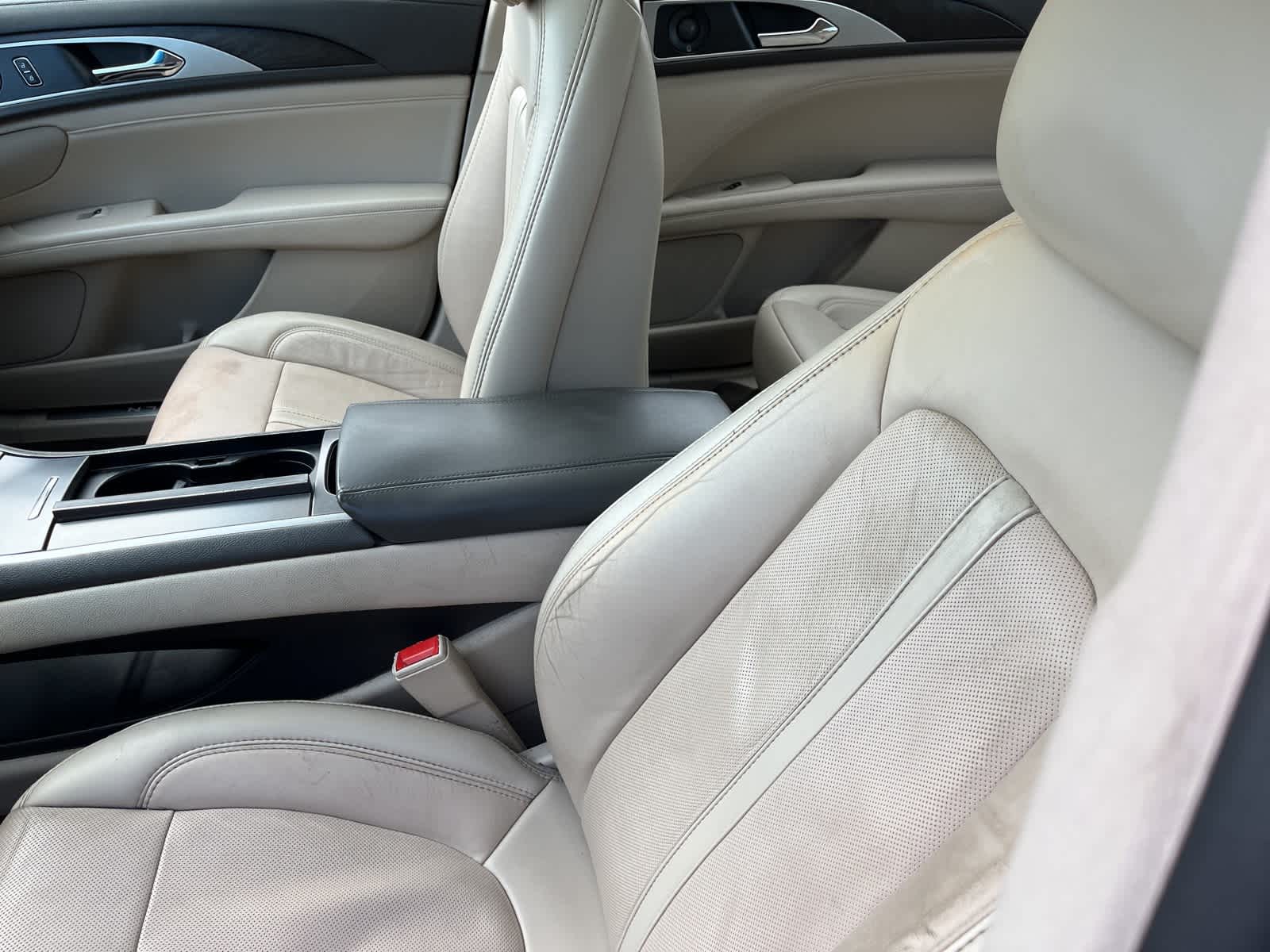 Thumbnail: 2019 Lincoln MKZ - 24