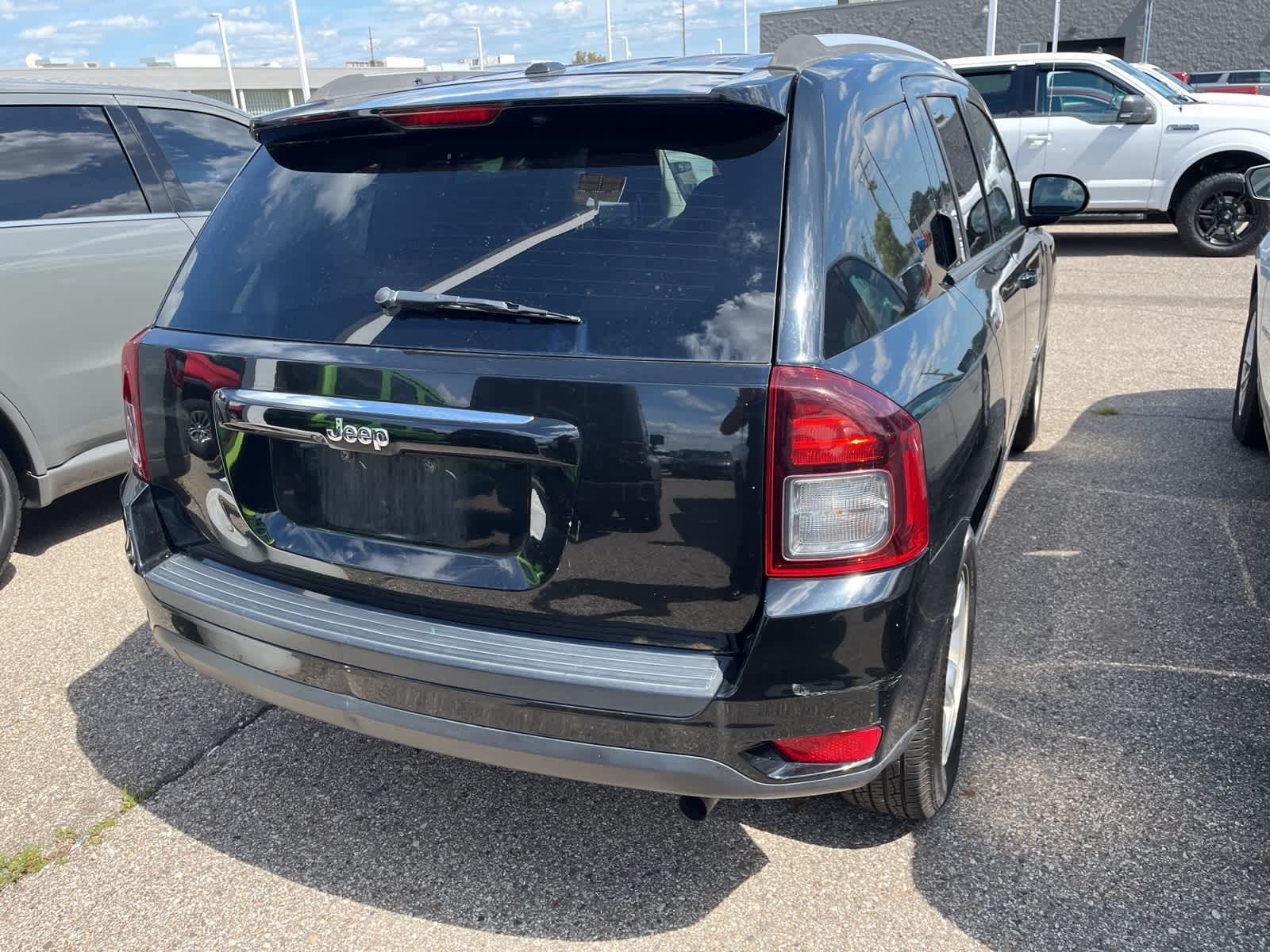 Thumbnail: 2015 Jeep Compass - 13