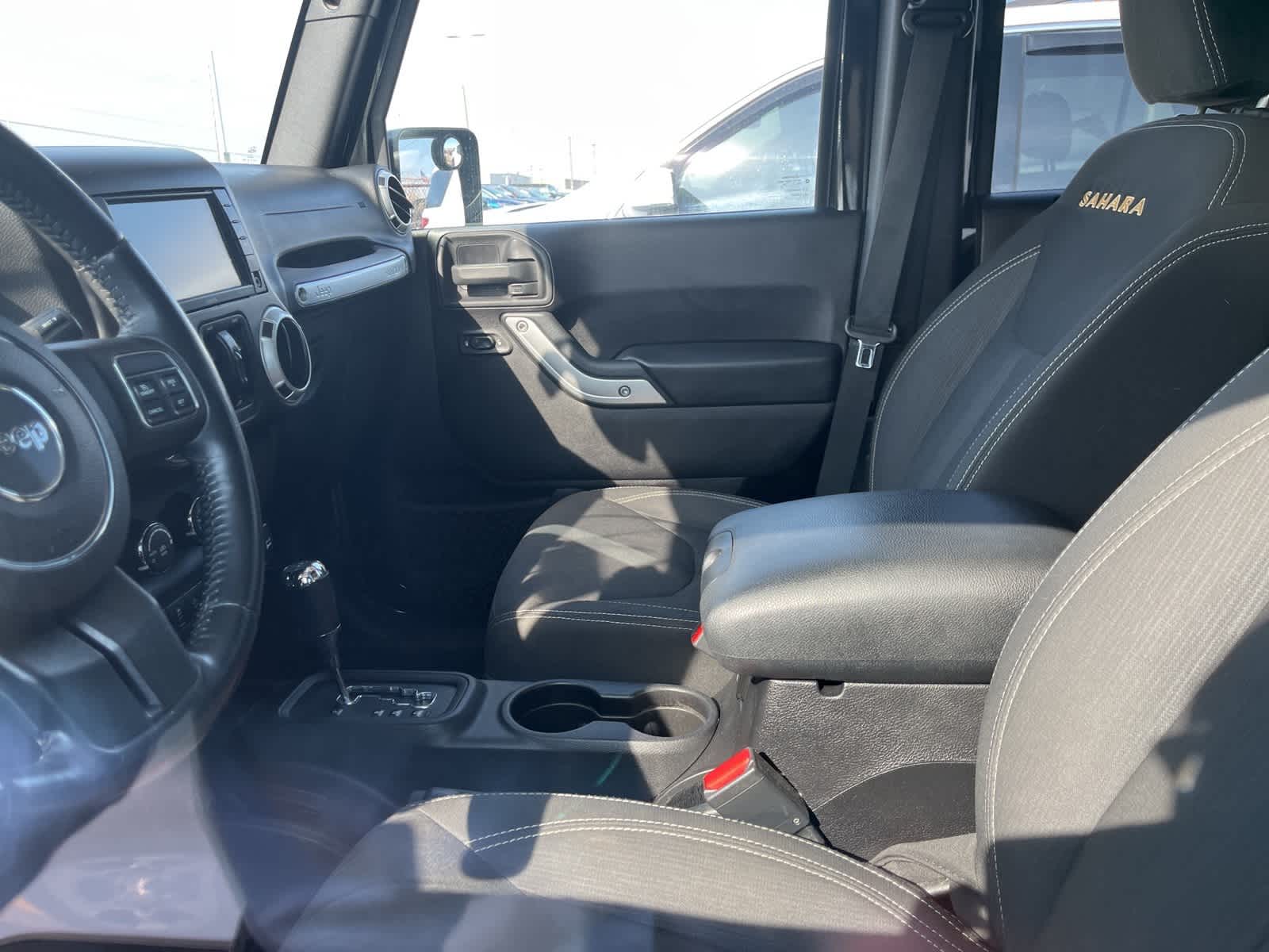 Thumbnail: 2016 Jeep Wrangler - 24
