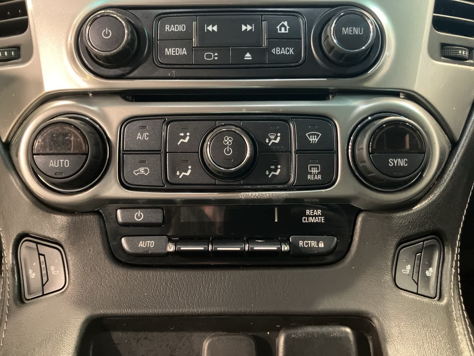 Thumbnail: 2019 Chevrolet Tahoe - 19