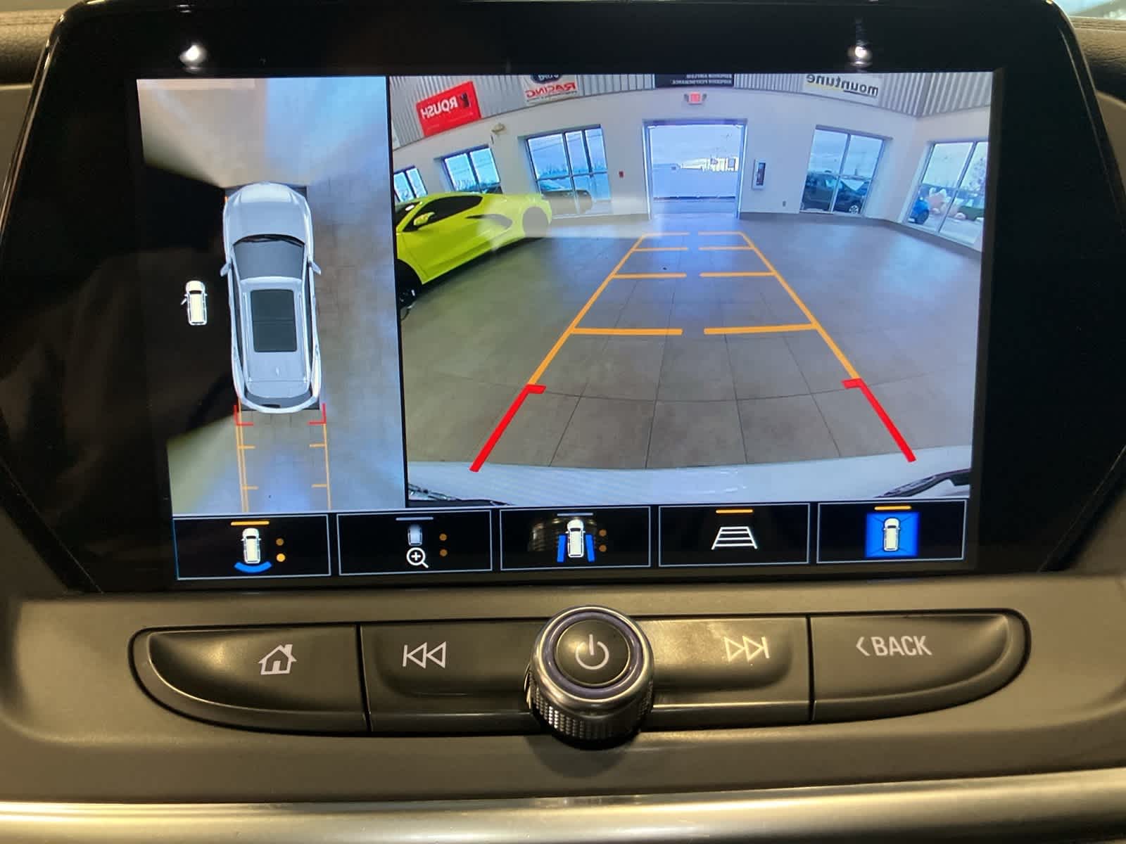 Thumbnail: 2021 Chevrolet Blazer - 21