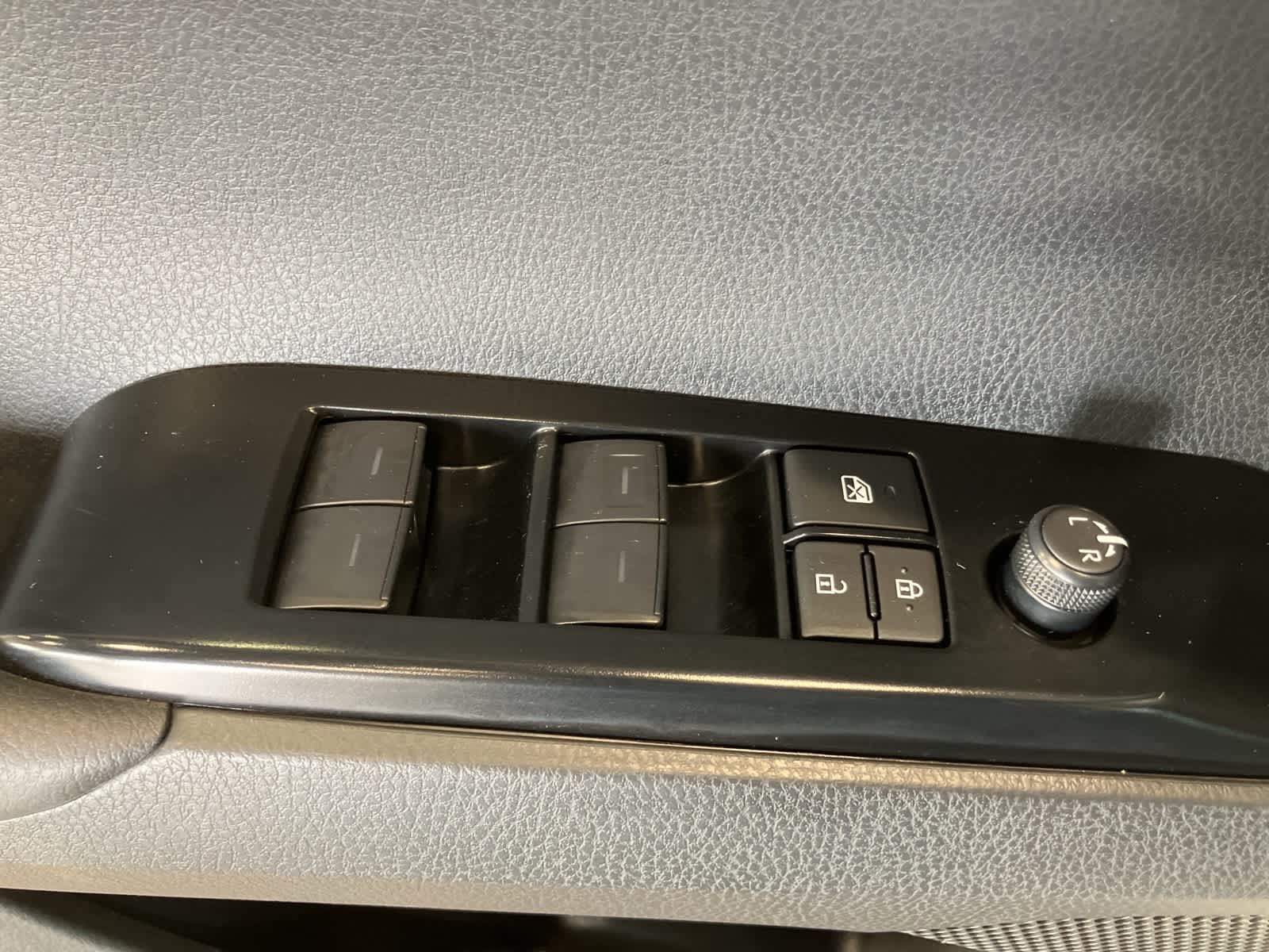 Thumbnail: 2025 Toyota Camry - 12