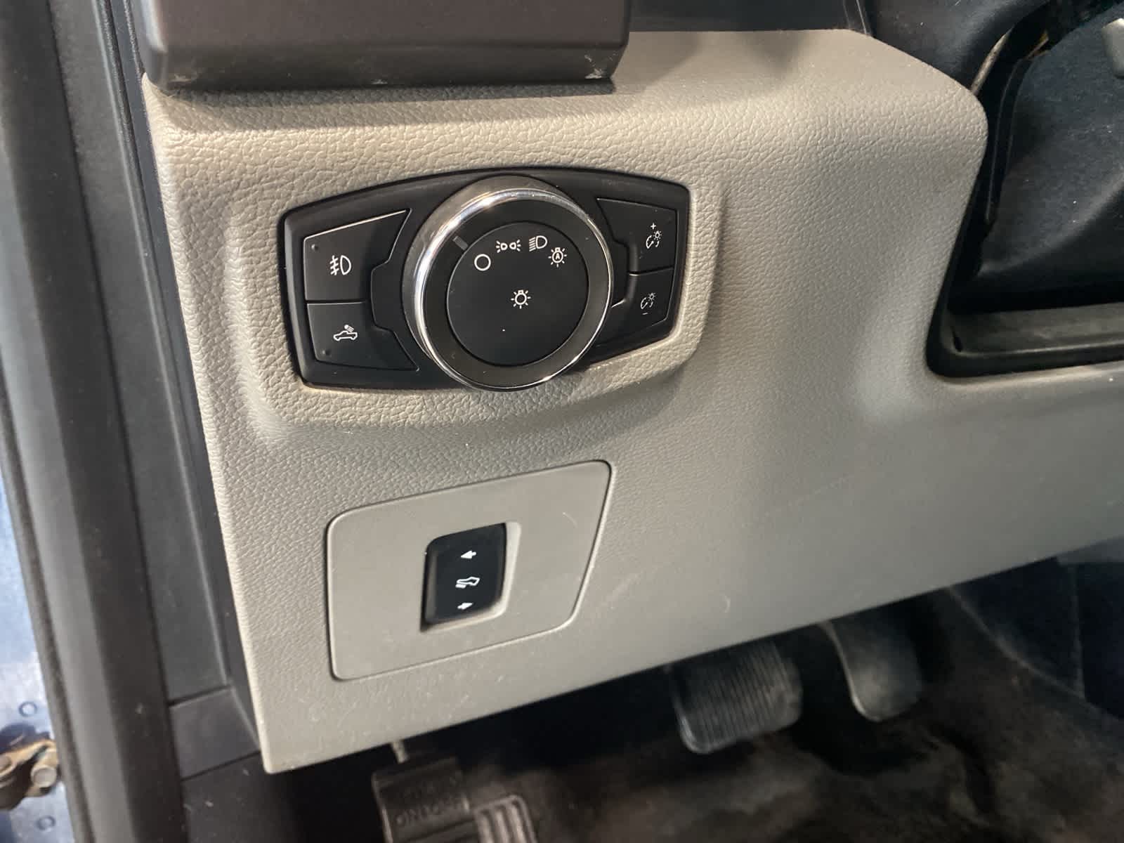 Thumbnail: 2015 Ford F-150 - 19