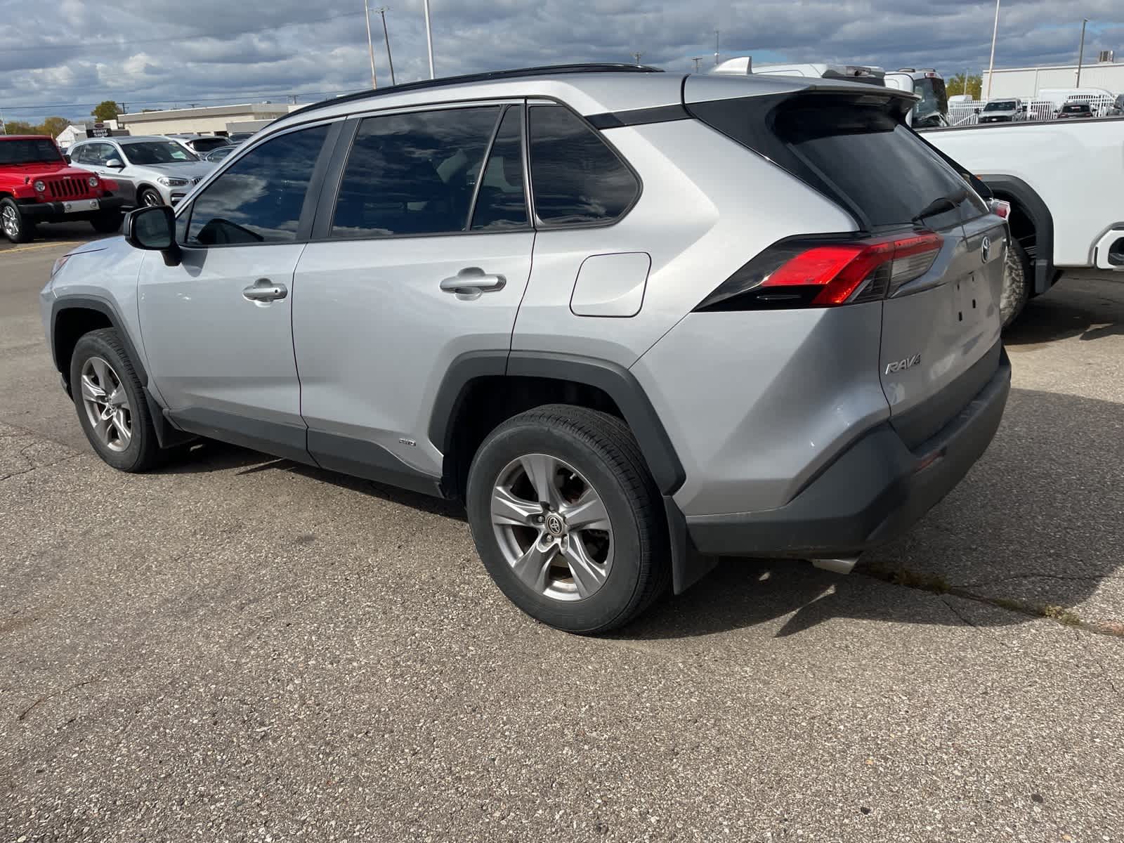 Thumbnail: 2022 Toyota RAV4 - 8