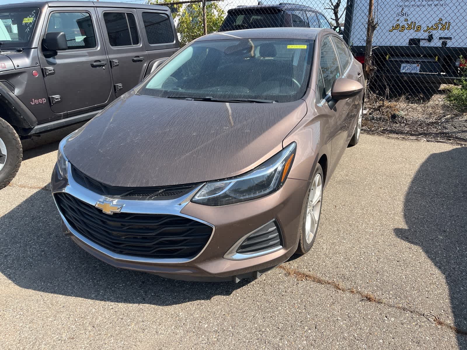 Thumbnail: 2019 Chevrolet Cruze - 3