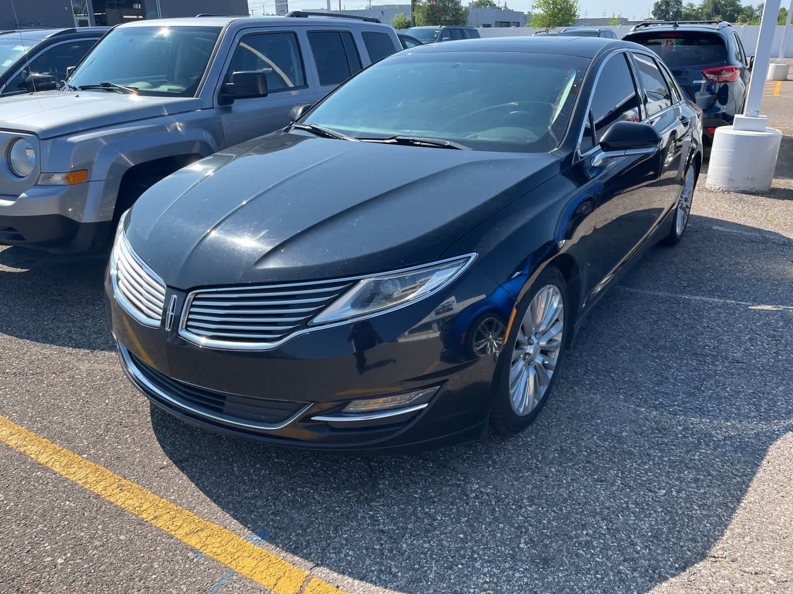 Thumbnail: 2016 Lincoln MKZ - 2