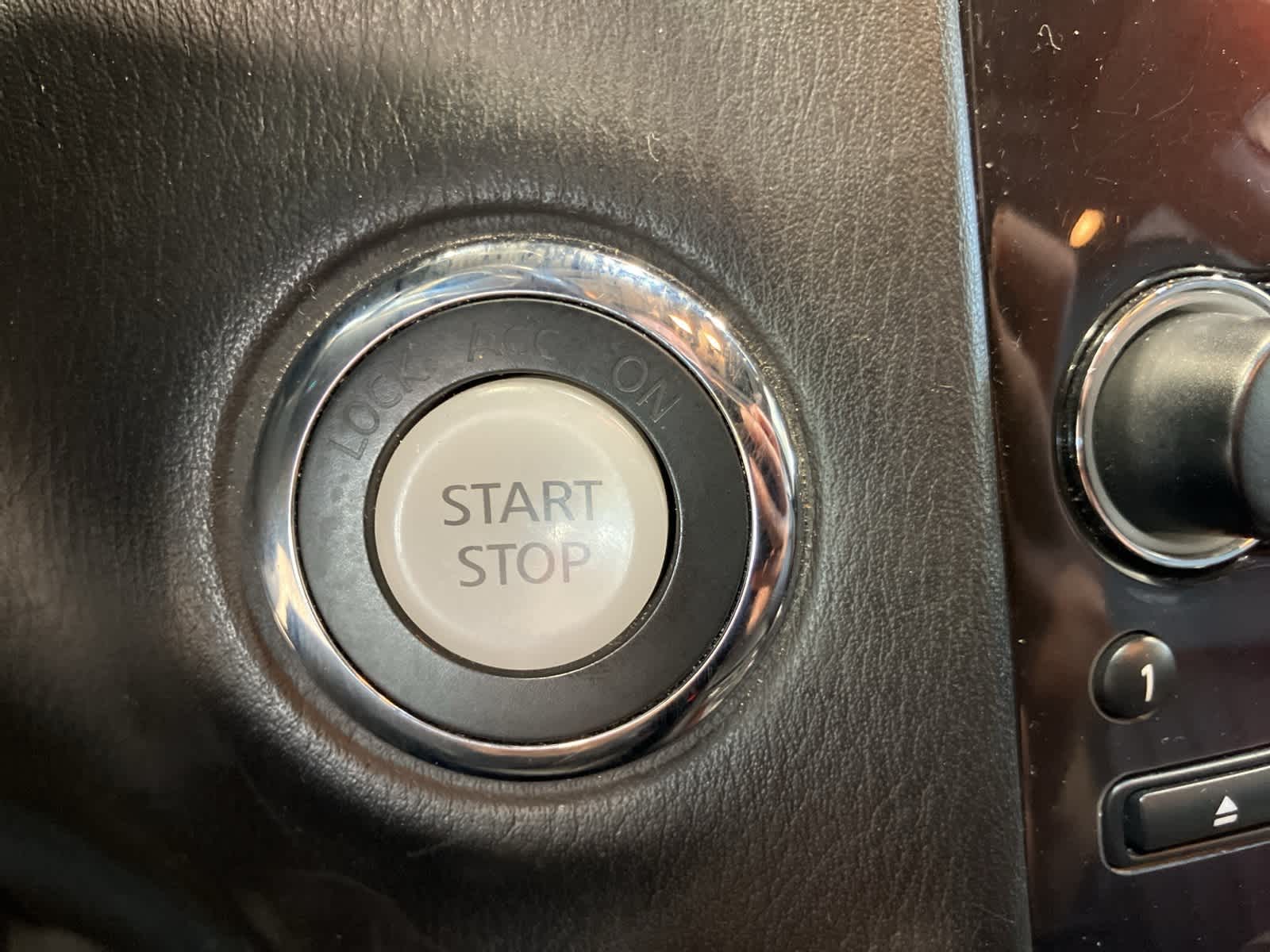 Thumbnail: 2010 INFINITI EX35 - 14