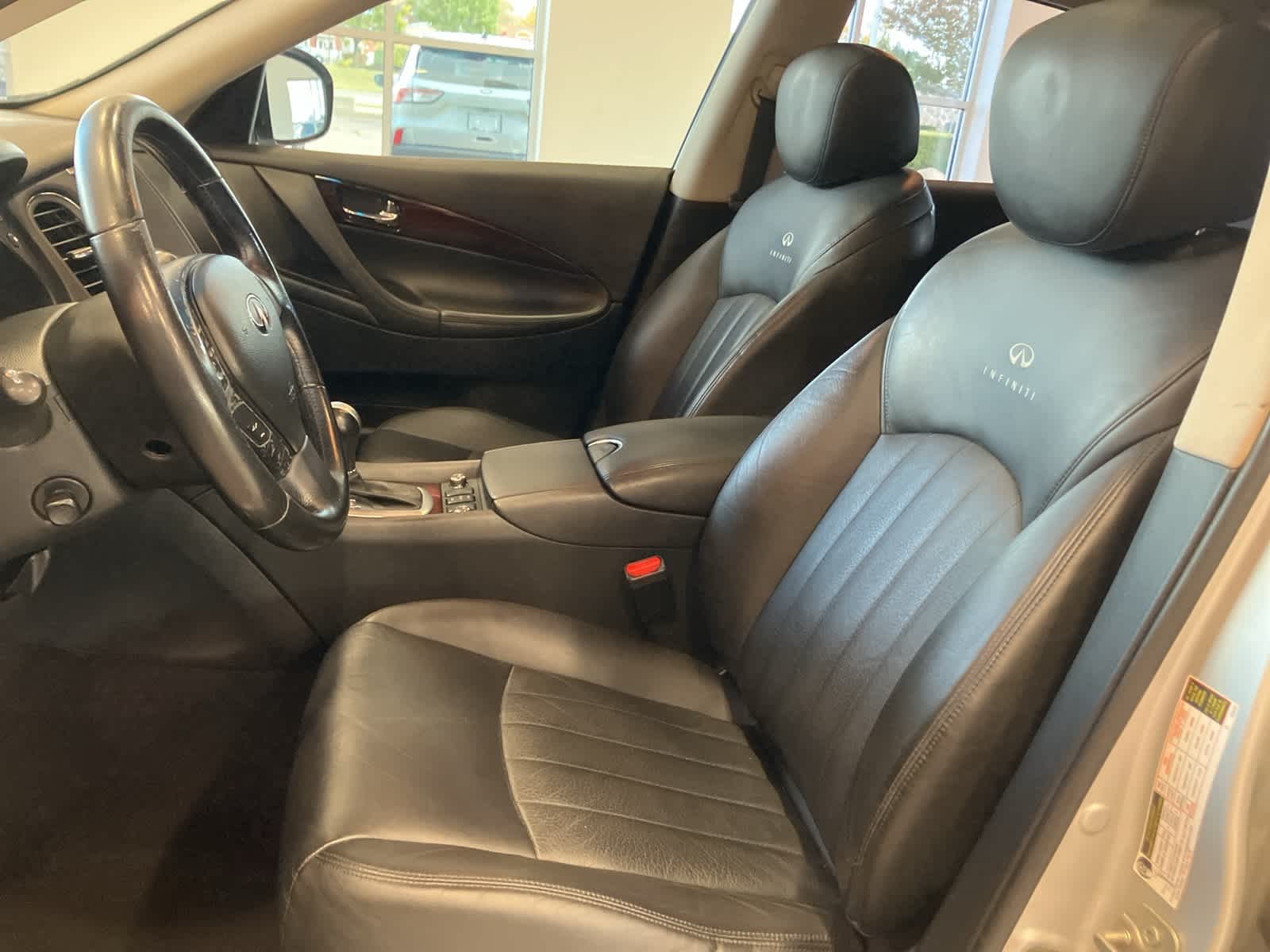 Thumbnail: 2010 INFINITI EX35 - 12