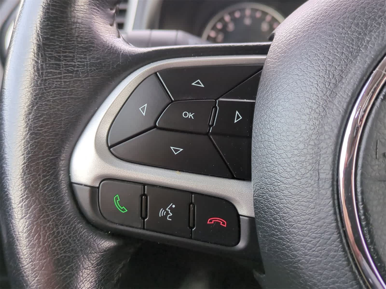 Thumbnail: 2019 Jeep Renegade - 23