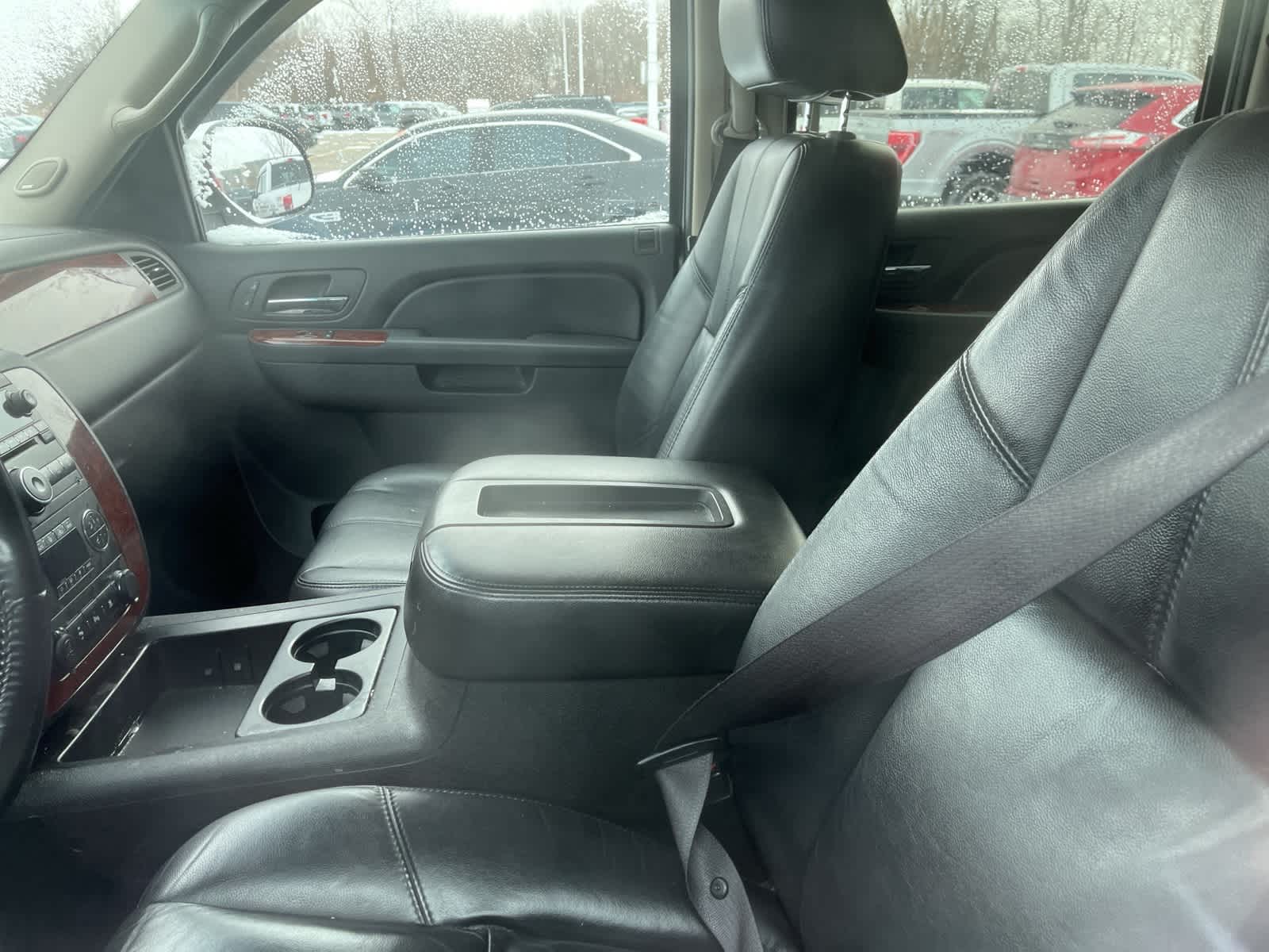 Thumbnail: 2010 Chevrolet Suburban - 23