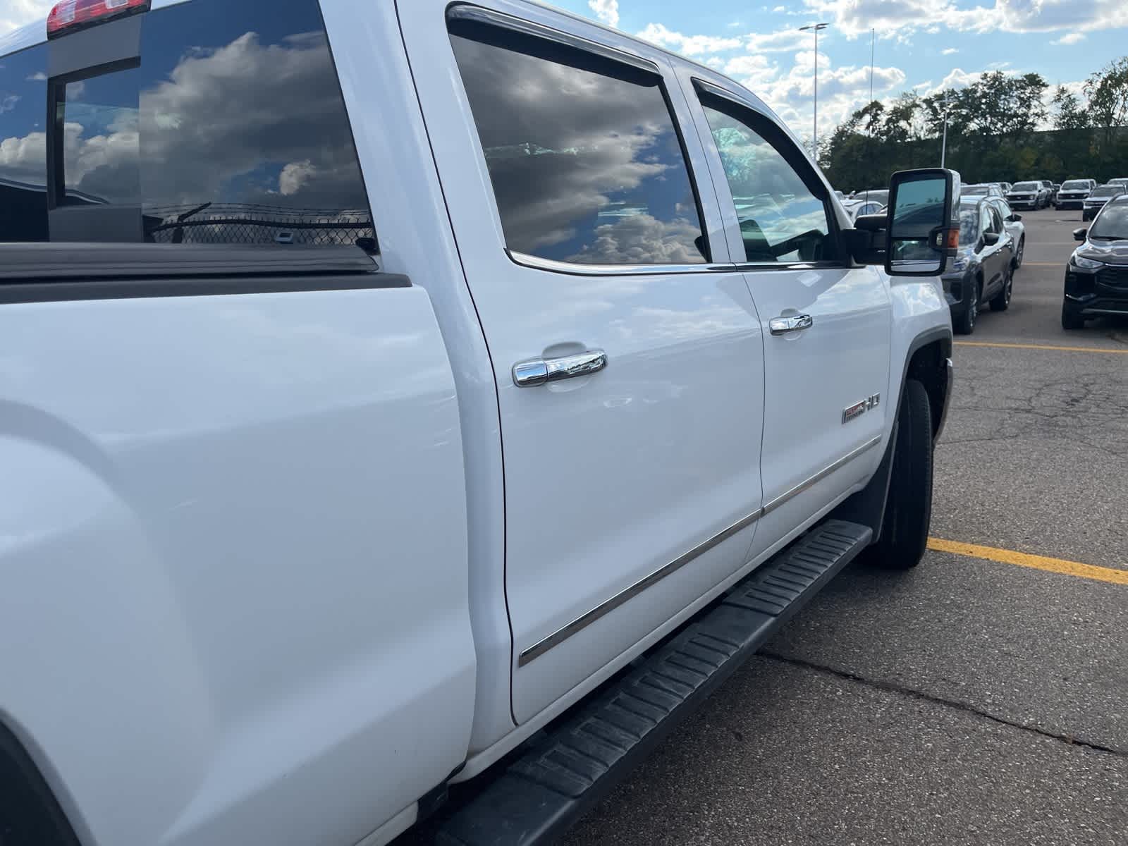 Thumbnail: 2015 GMC Sierra 2500 - 17