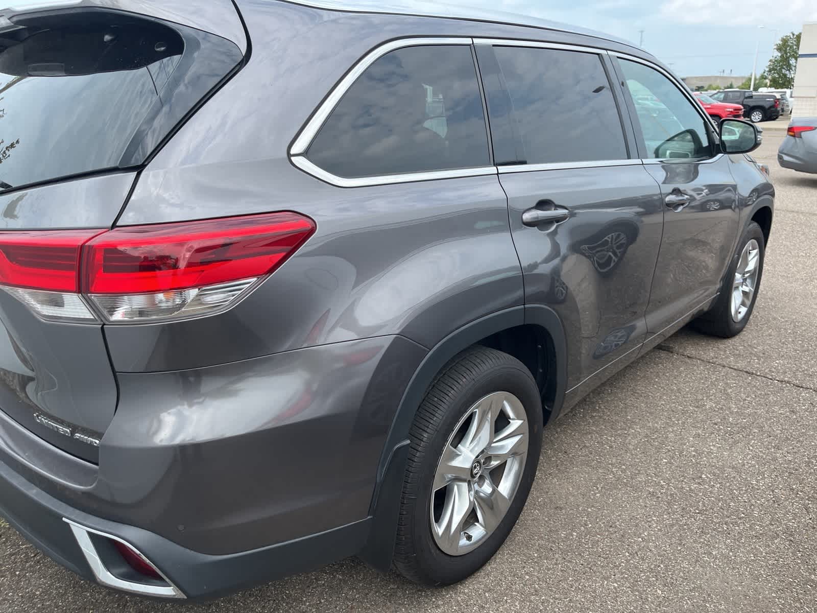 Thumbnail: 2018 Toyota Highlander - 12