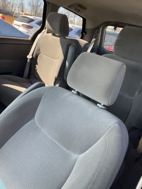 2004 Toyota Sienna LE 10