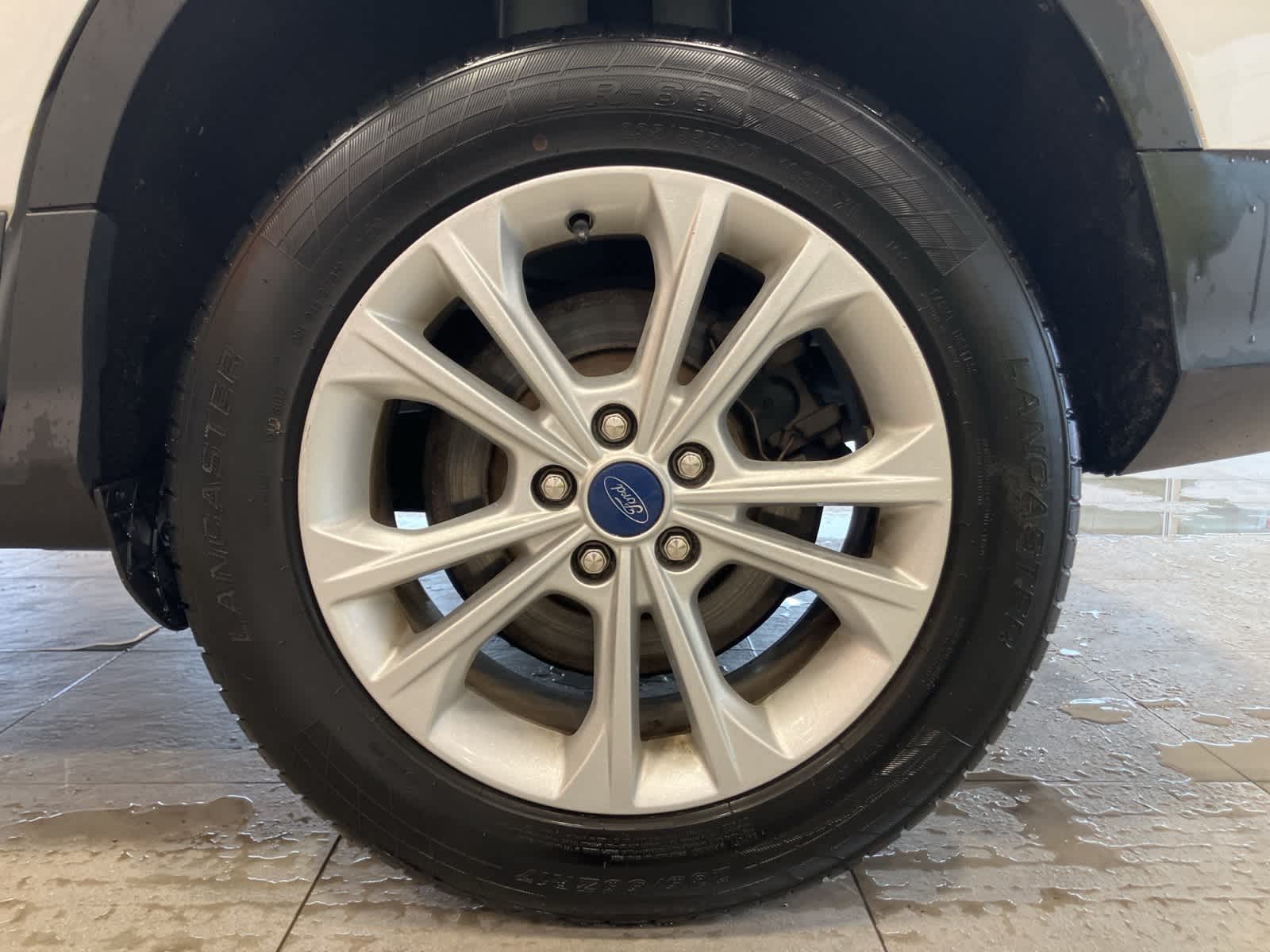 Thumbnail: 2019 Ford Escape - 9