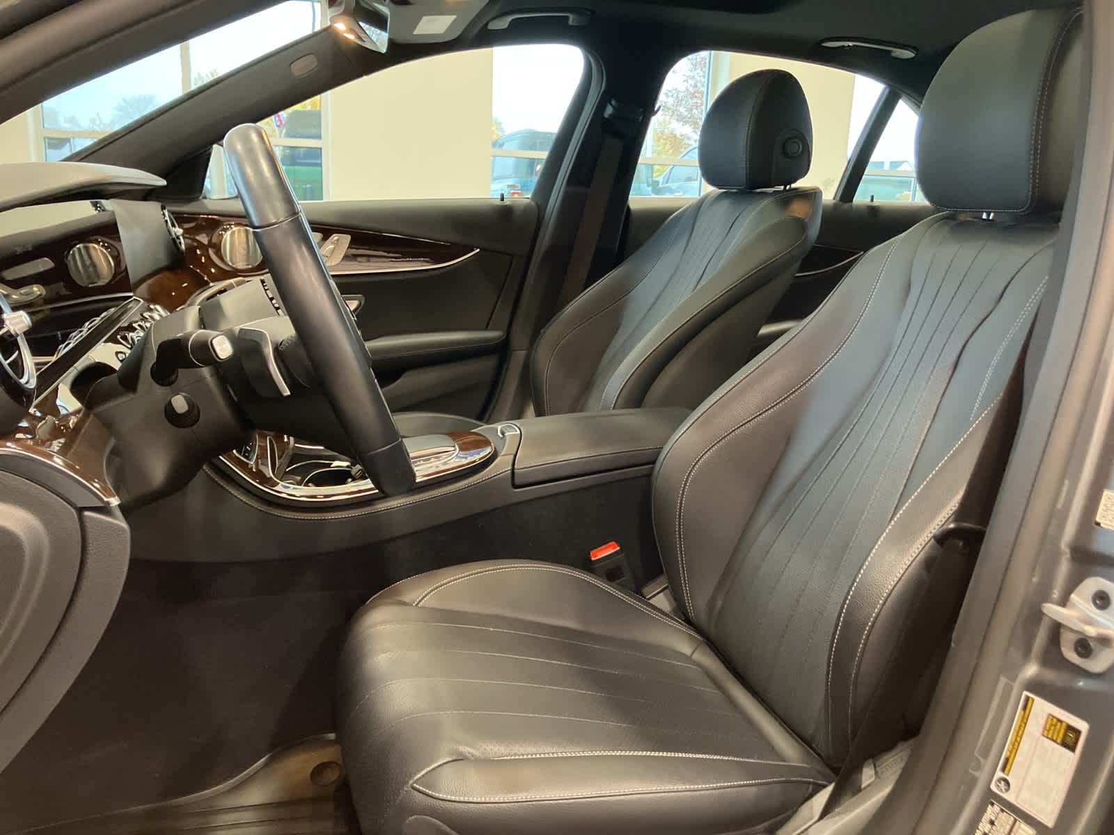 Thumbnail: 2022 Mercedes-Benz E-Class - 12