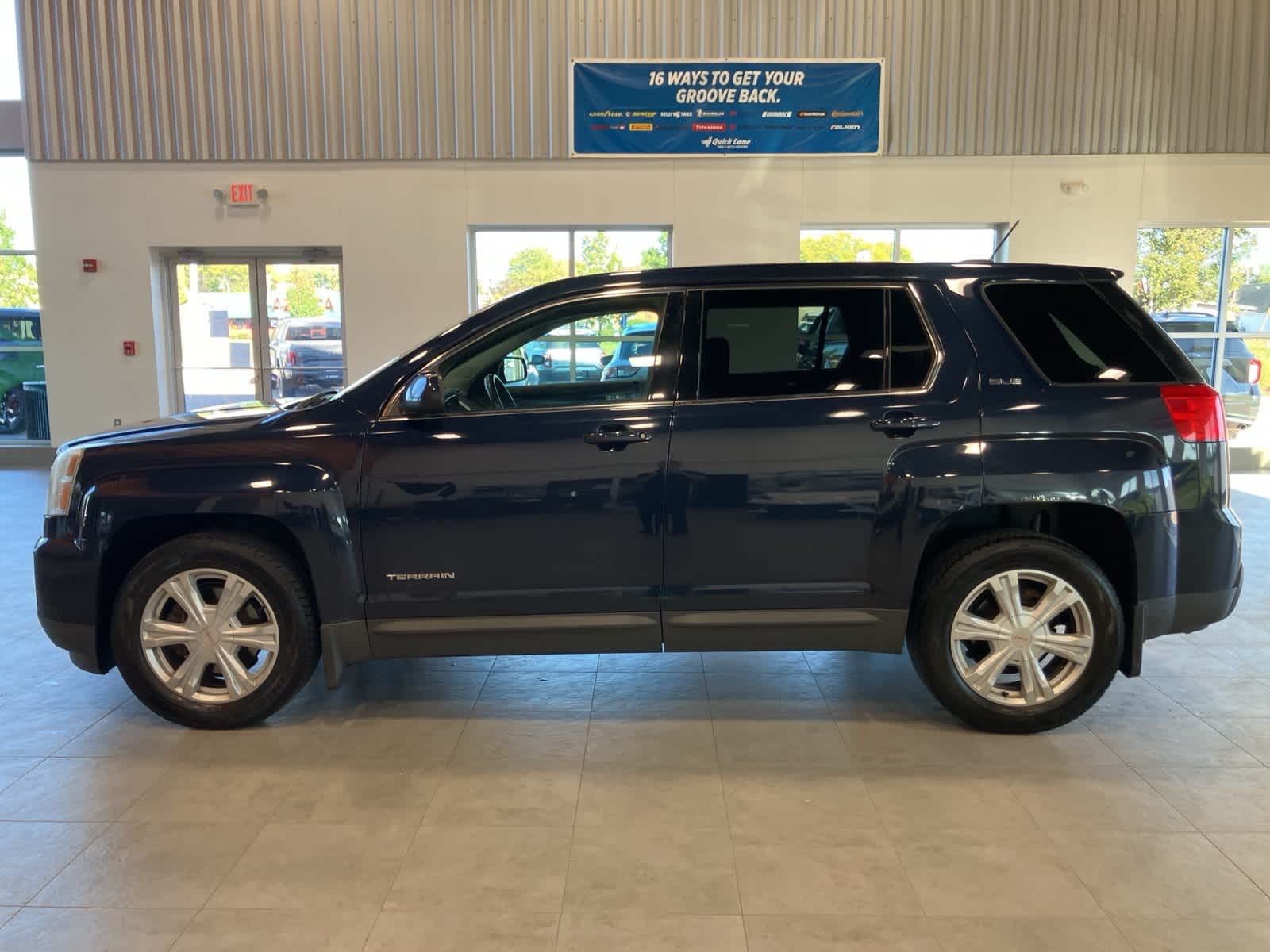 Thumbnail: 2017 GMC Terrain - 8