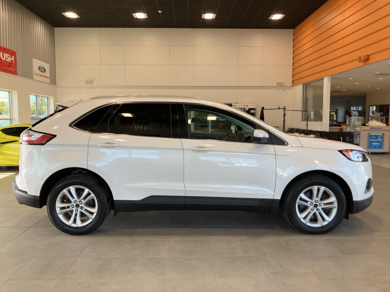 Thumbnail: 2019 Ford Edge - 4