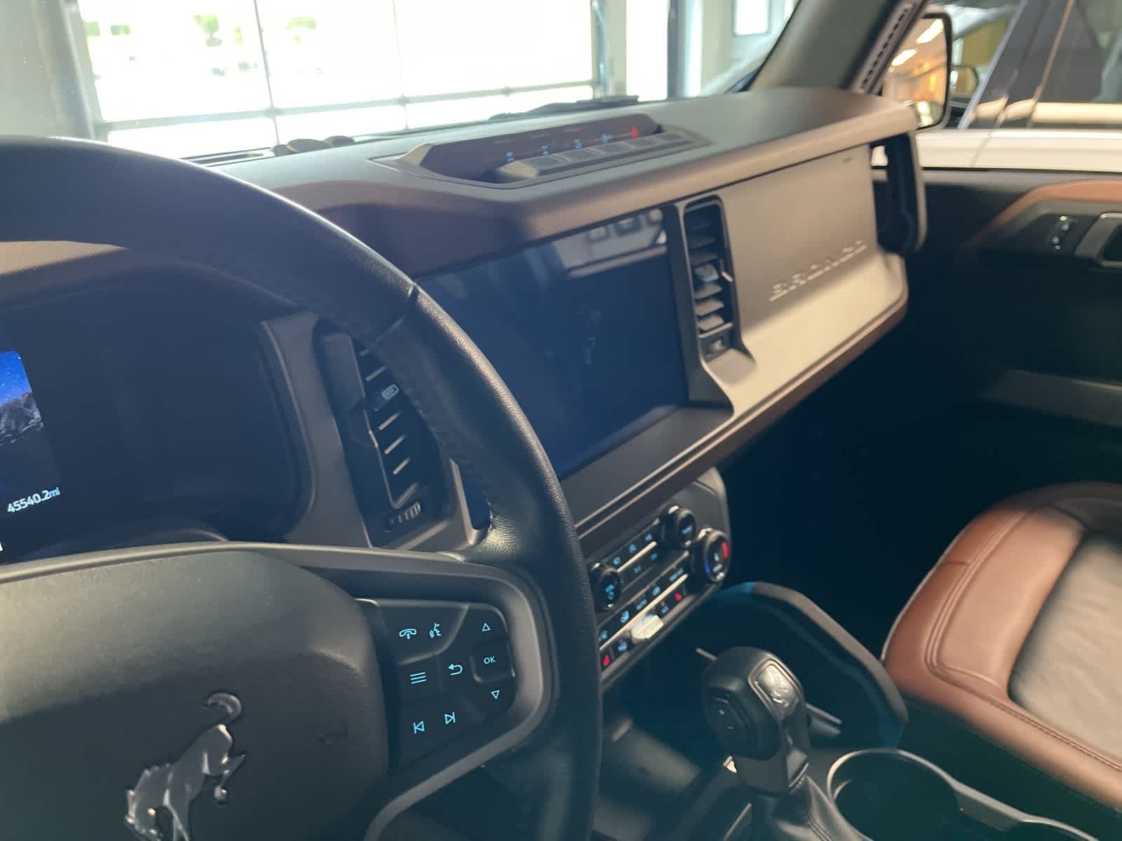 2022 Ford Bronco Outer Banks 25