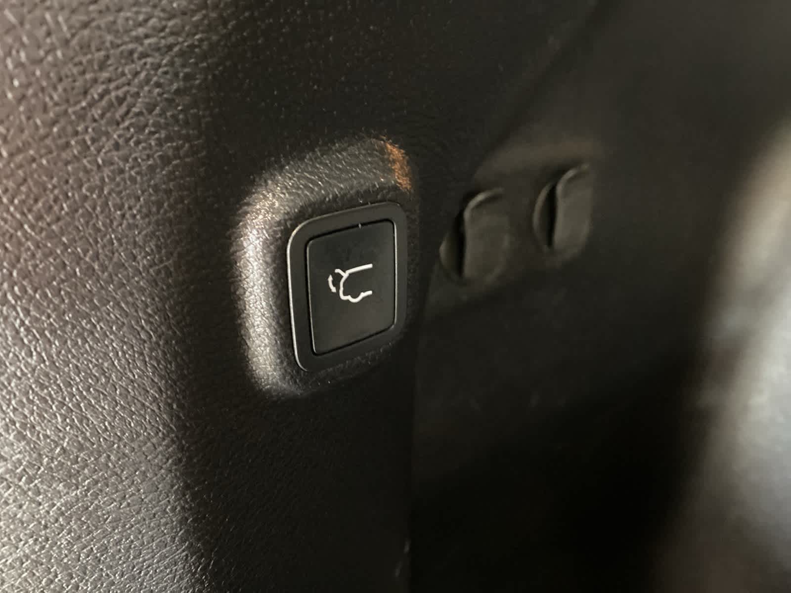 Thumbnail: 2021 Jeep Cherokee - 30