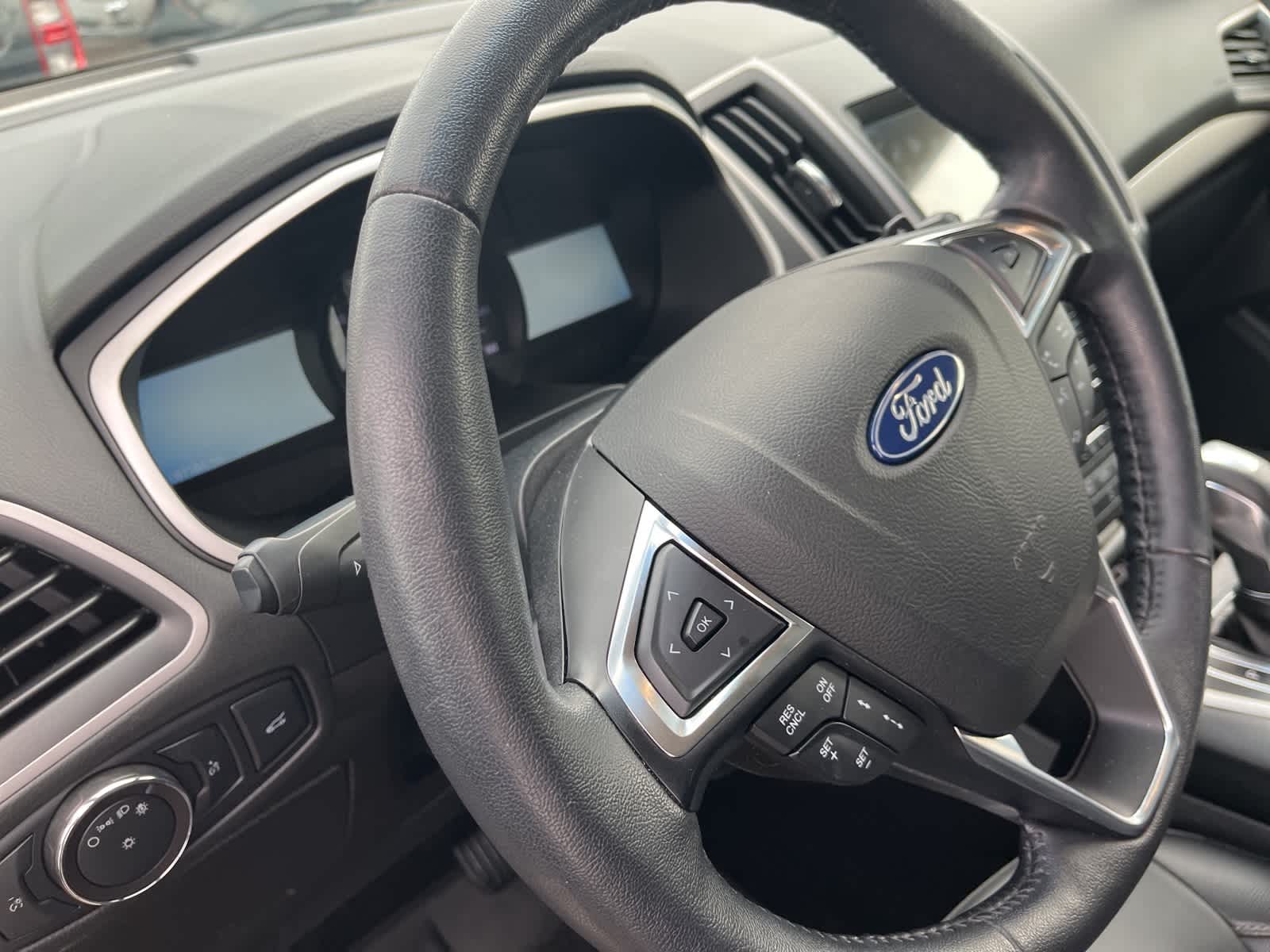 Thumbnail: 2018 Ford Edge - 27