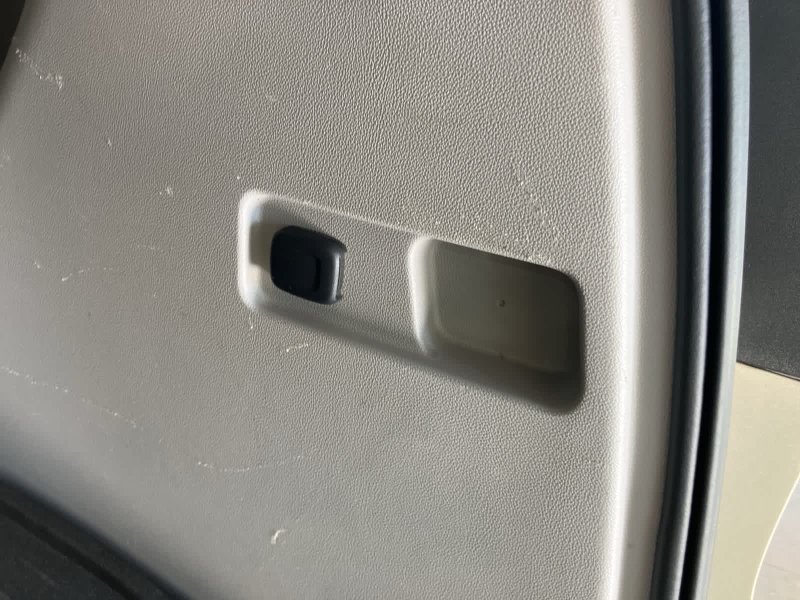 Thumbnail: 2017 GMC Acadia - 33