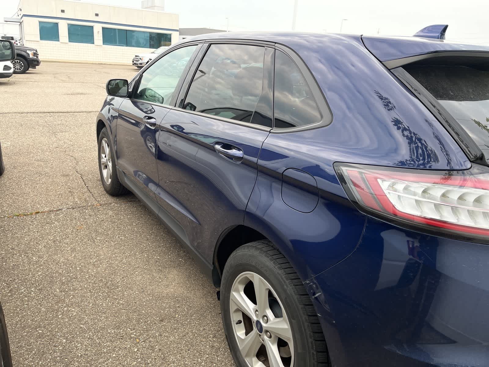 Thumbnail: 2016 Ford Edge - 10