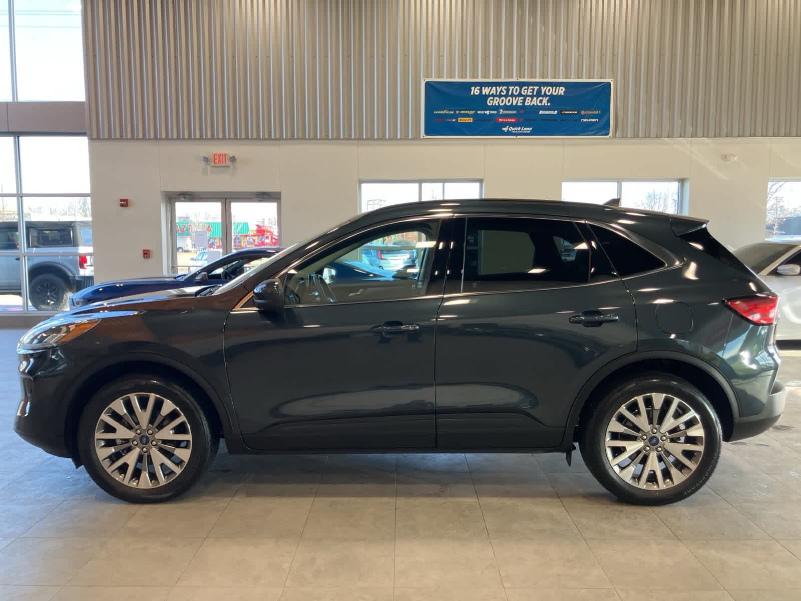 Thumbnail: 2022 Ford Escape - 8