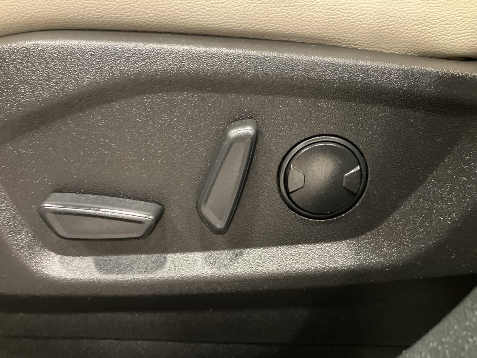 Thumbnail: 2023 Ford Edge - 11