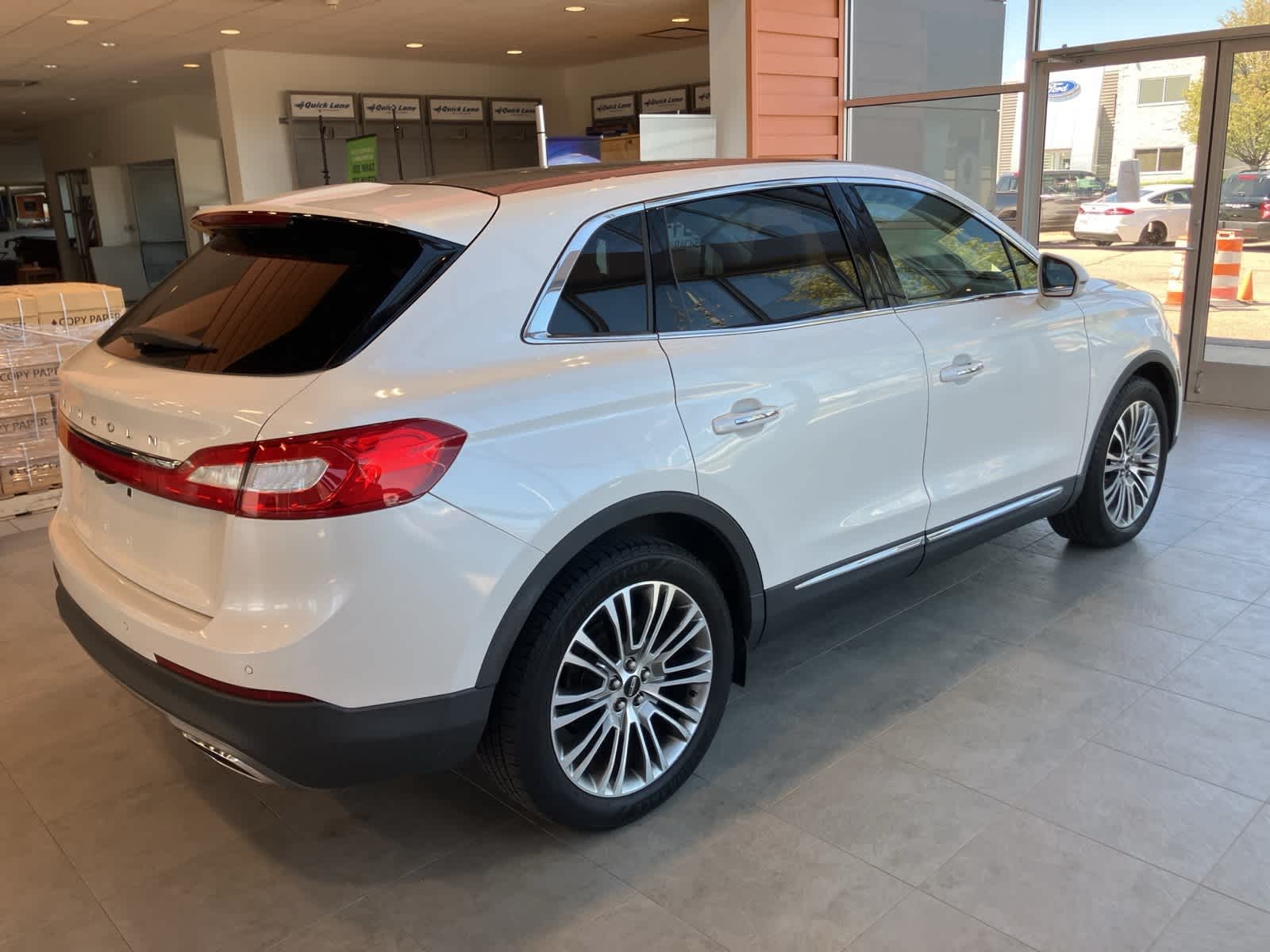 Thumbnail: 2016 Lincoln MKX - 4